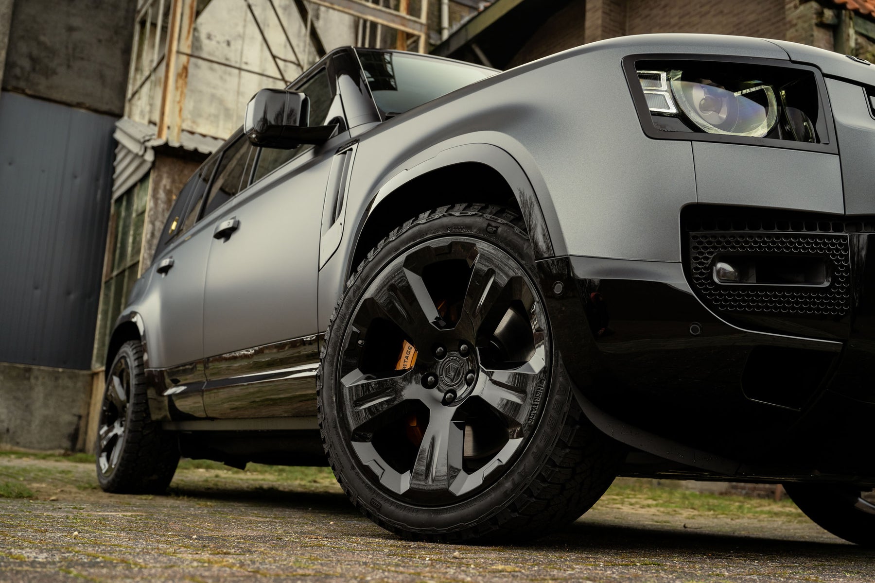 Defender 110 P400e - Satin grey