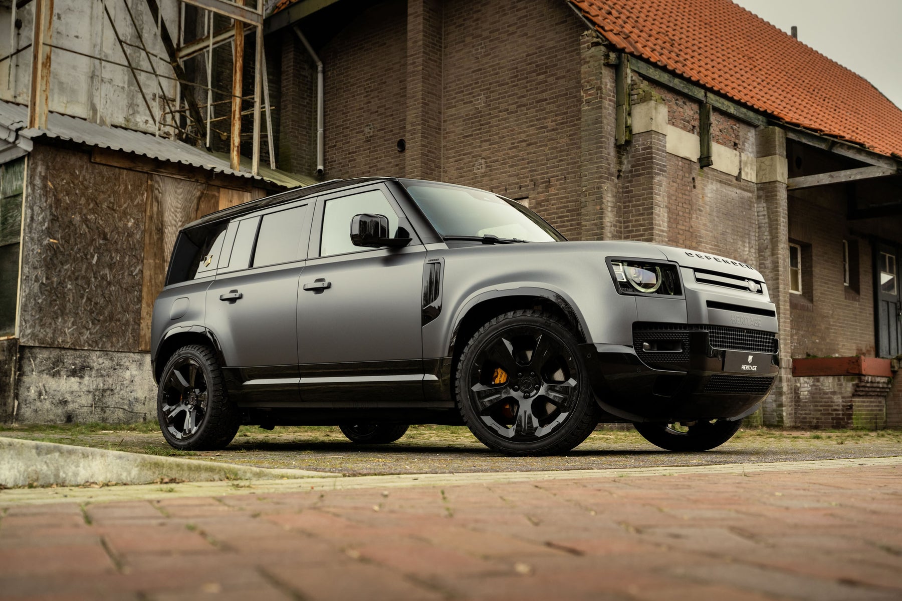Defender 110 P400e - Satin grey