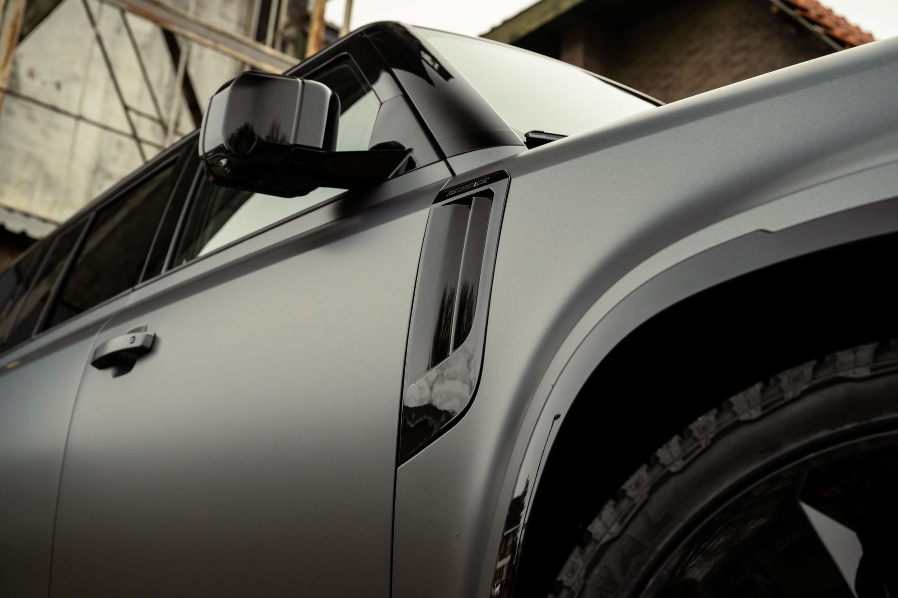 Defender 110 P400e - Satin grey