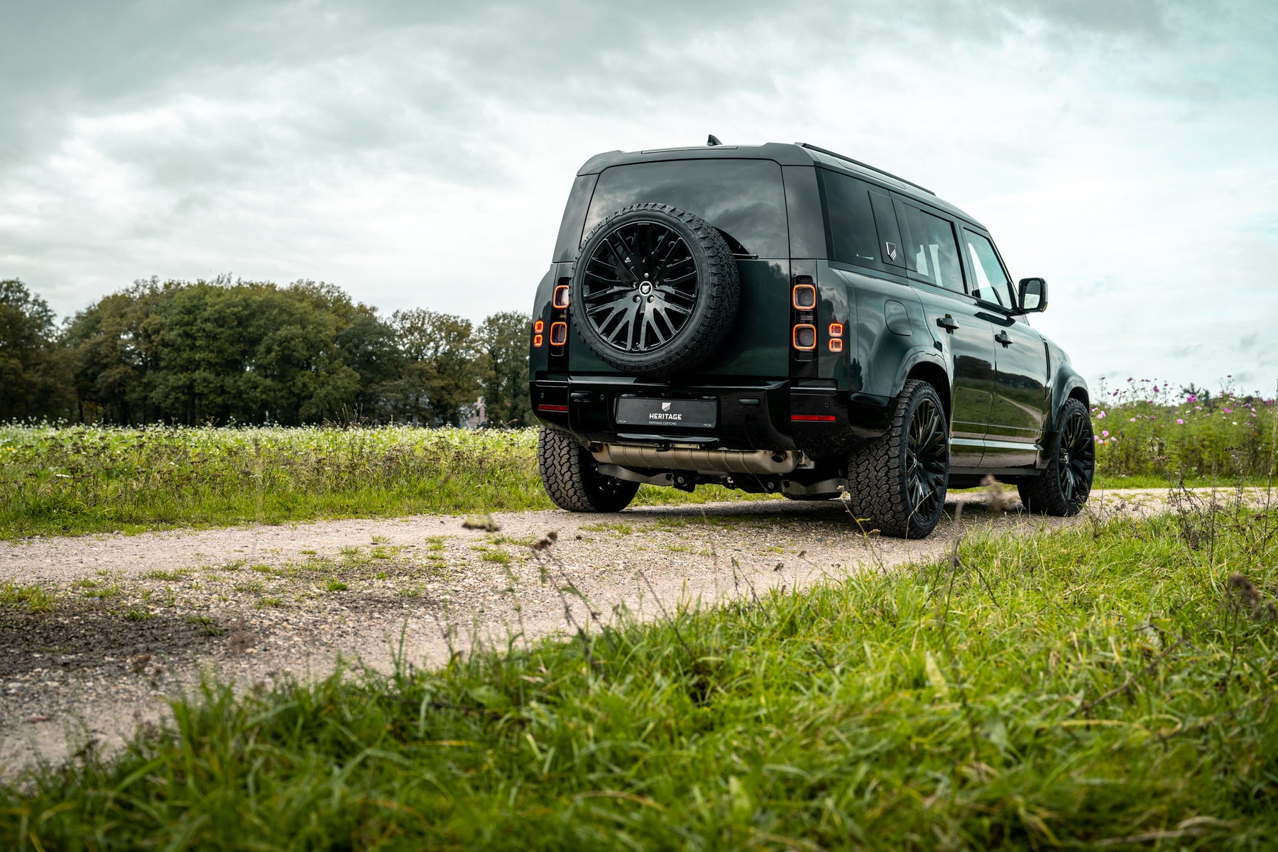 Defender 110 P400e - Belgravia green