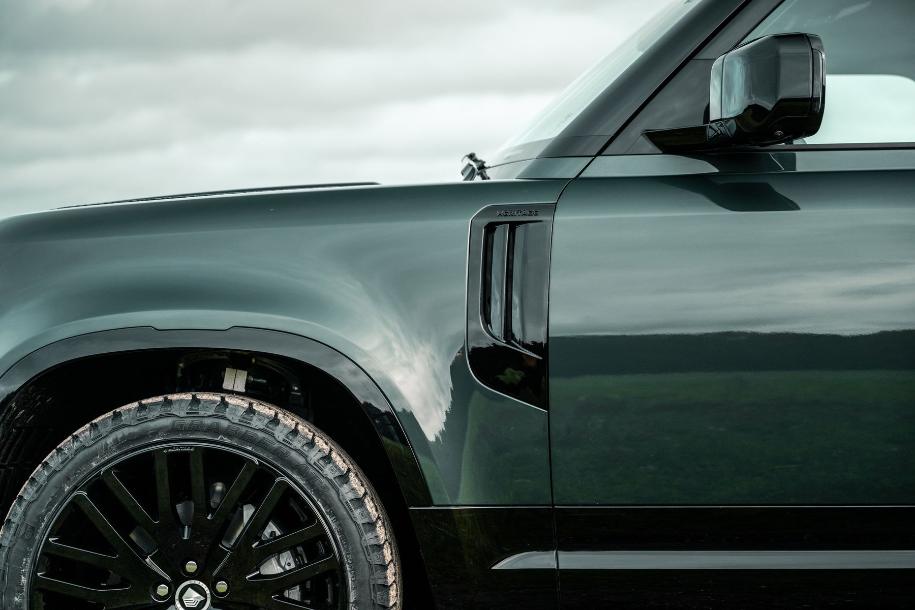 Defender 110 P400e - Belgravia green