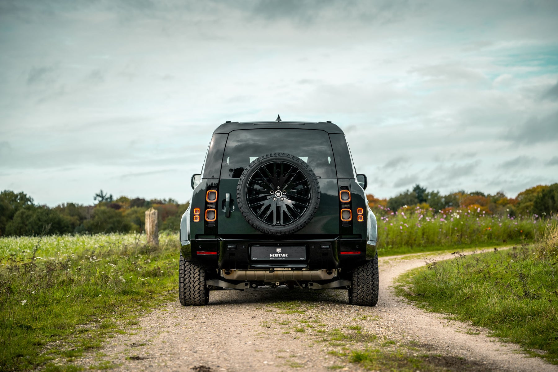 Defender 110 P400e - Belgravia green