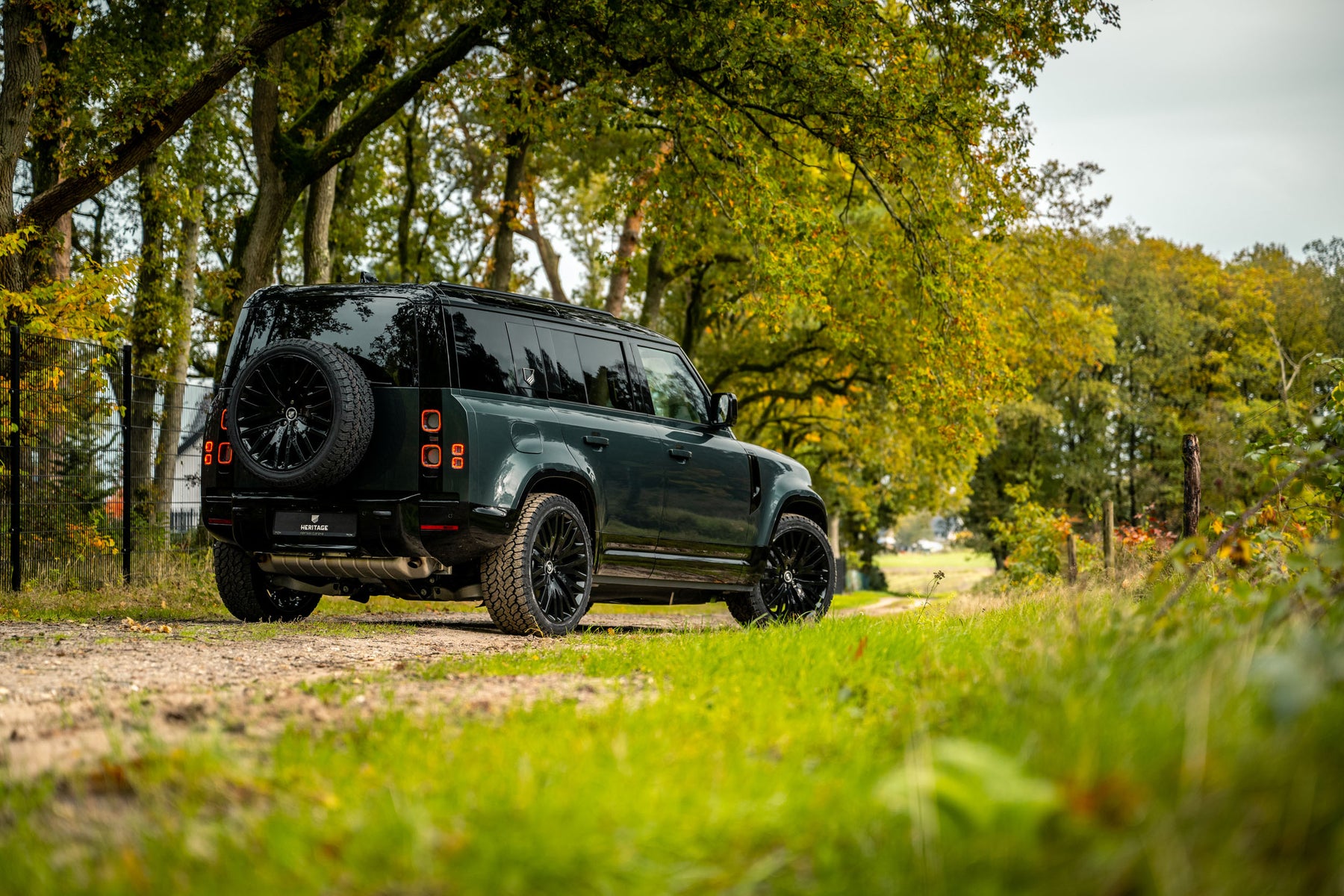 Defender 110 P400e - Belgravia green