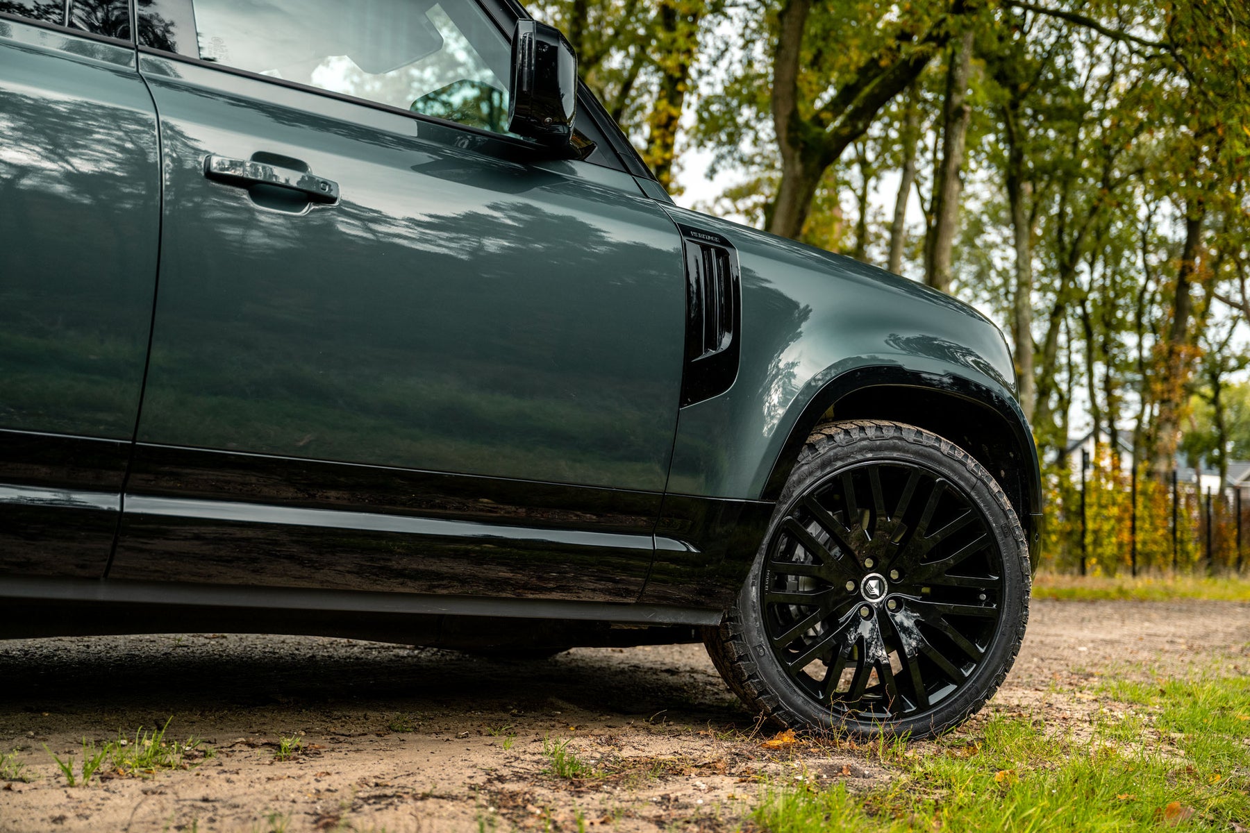 Defender 110 P400e - Belgravia green