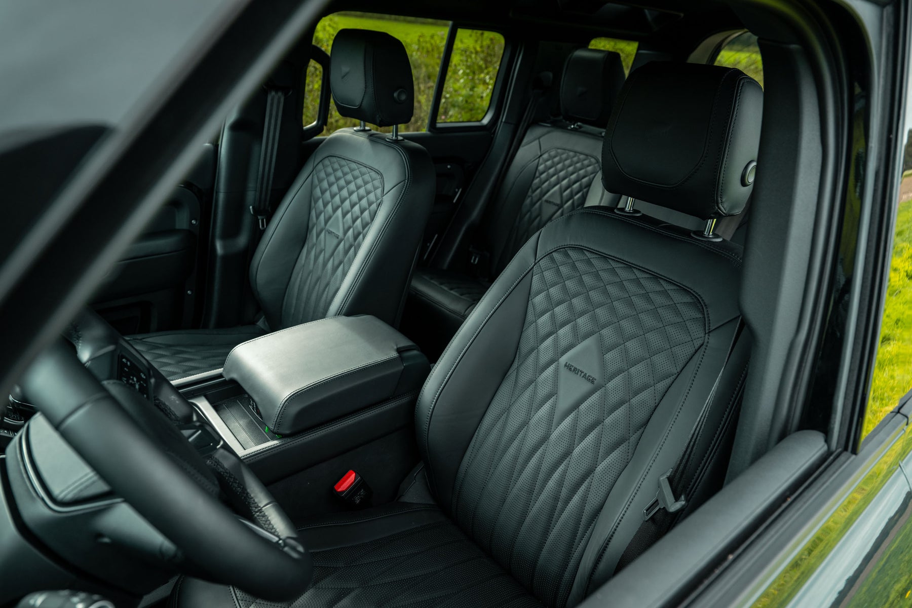 Defender 110 P400e - Belgravia green