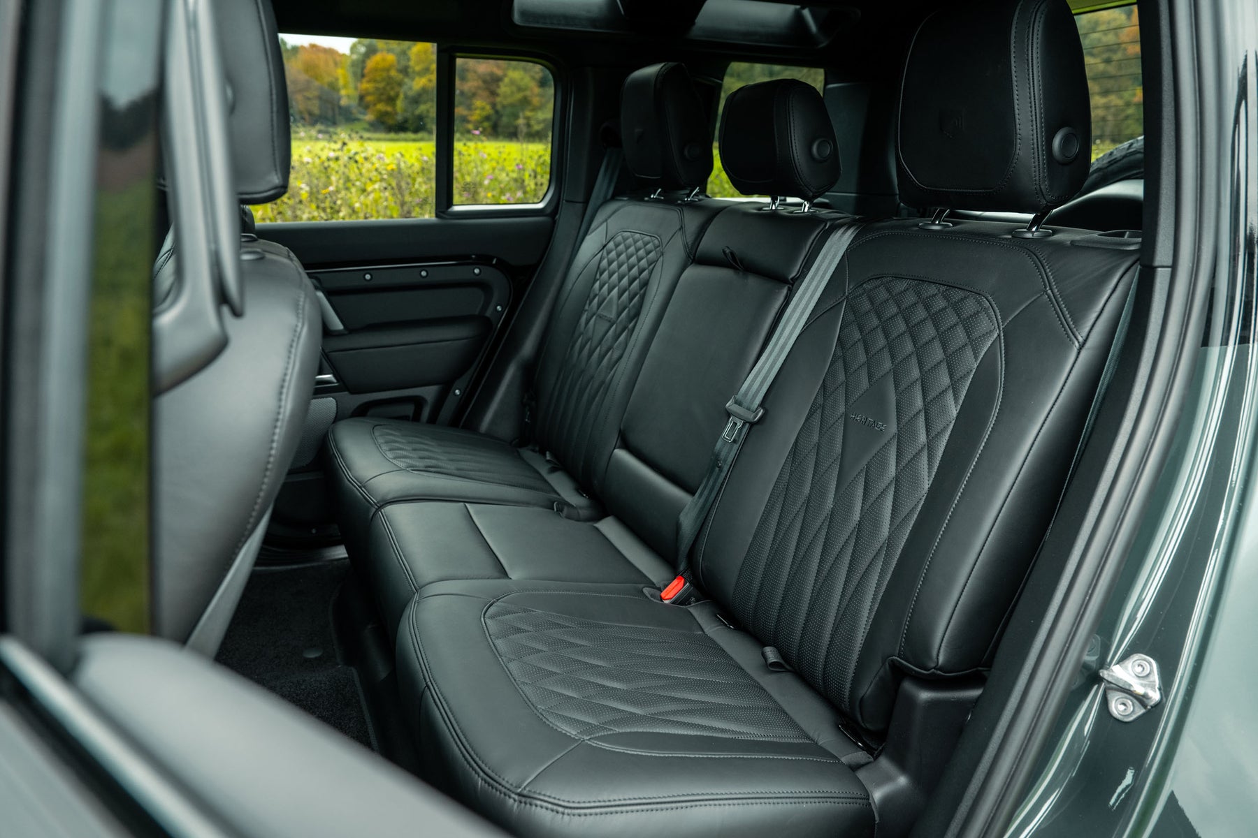 Defender 110 P400e - Belgravia green
