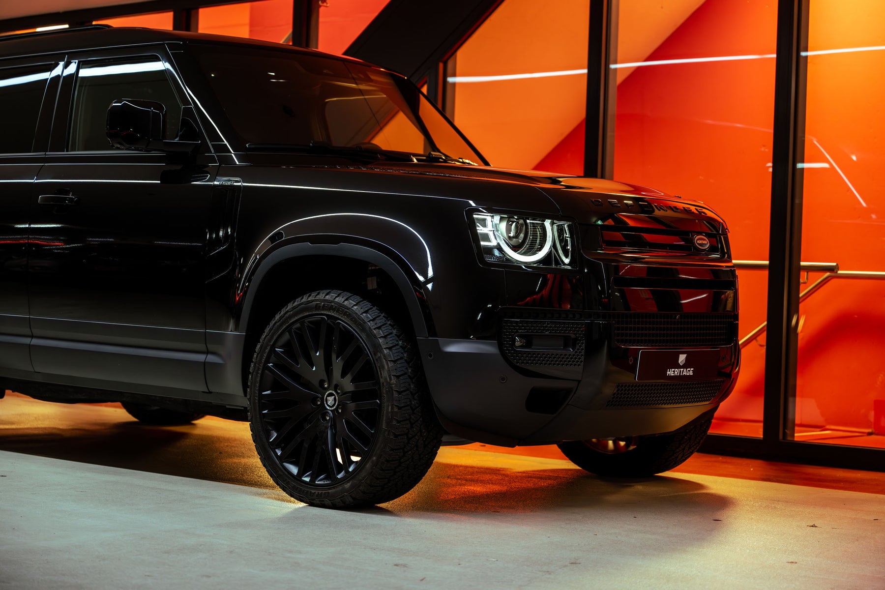 Defender D300 Commercial - Black on black
