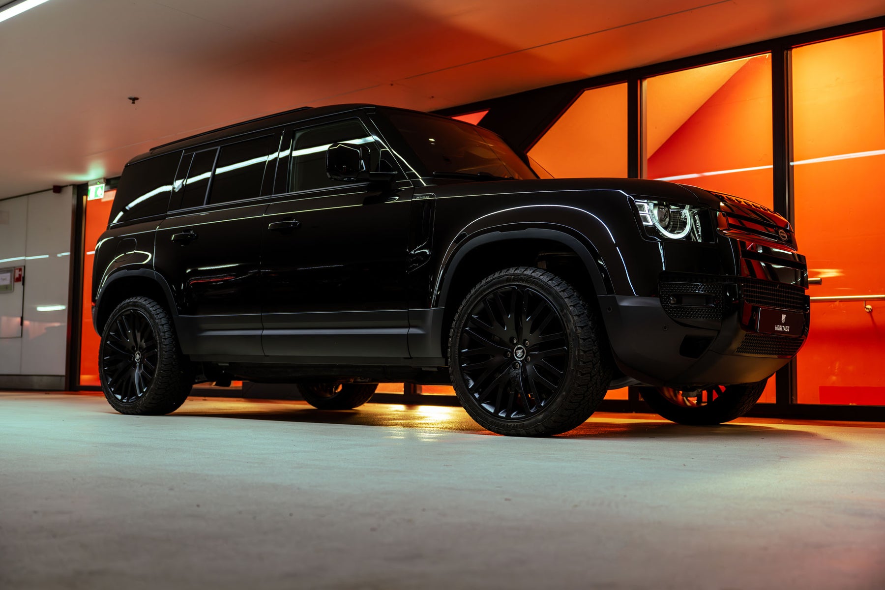 Defender D300 Commercial - Black on black