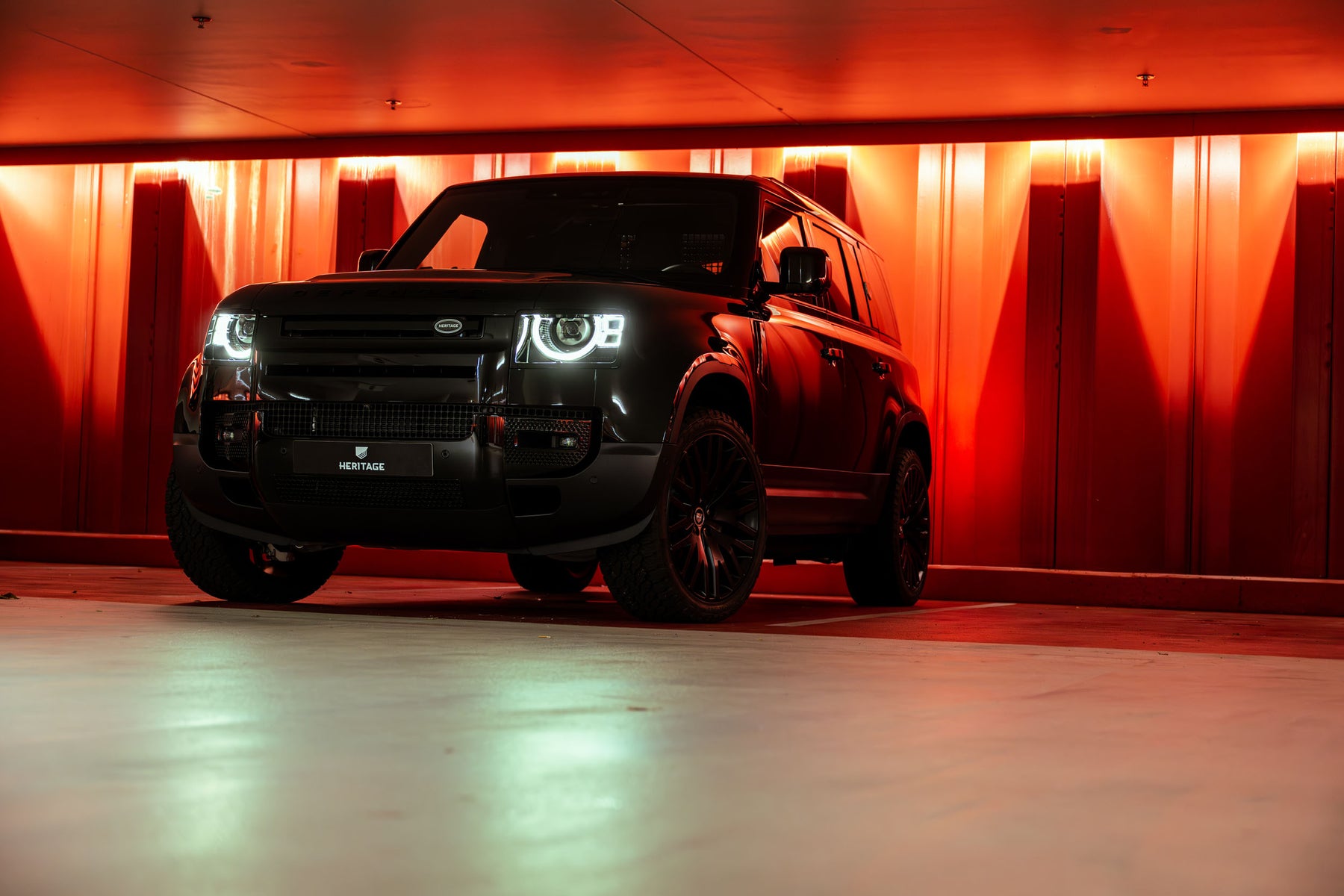 Defender D300 Commercial - Black on black
