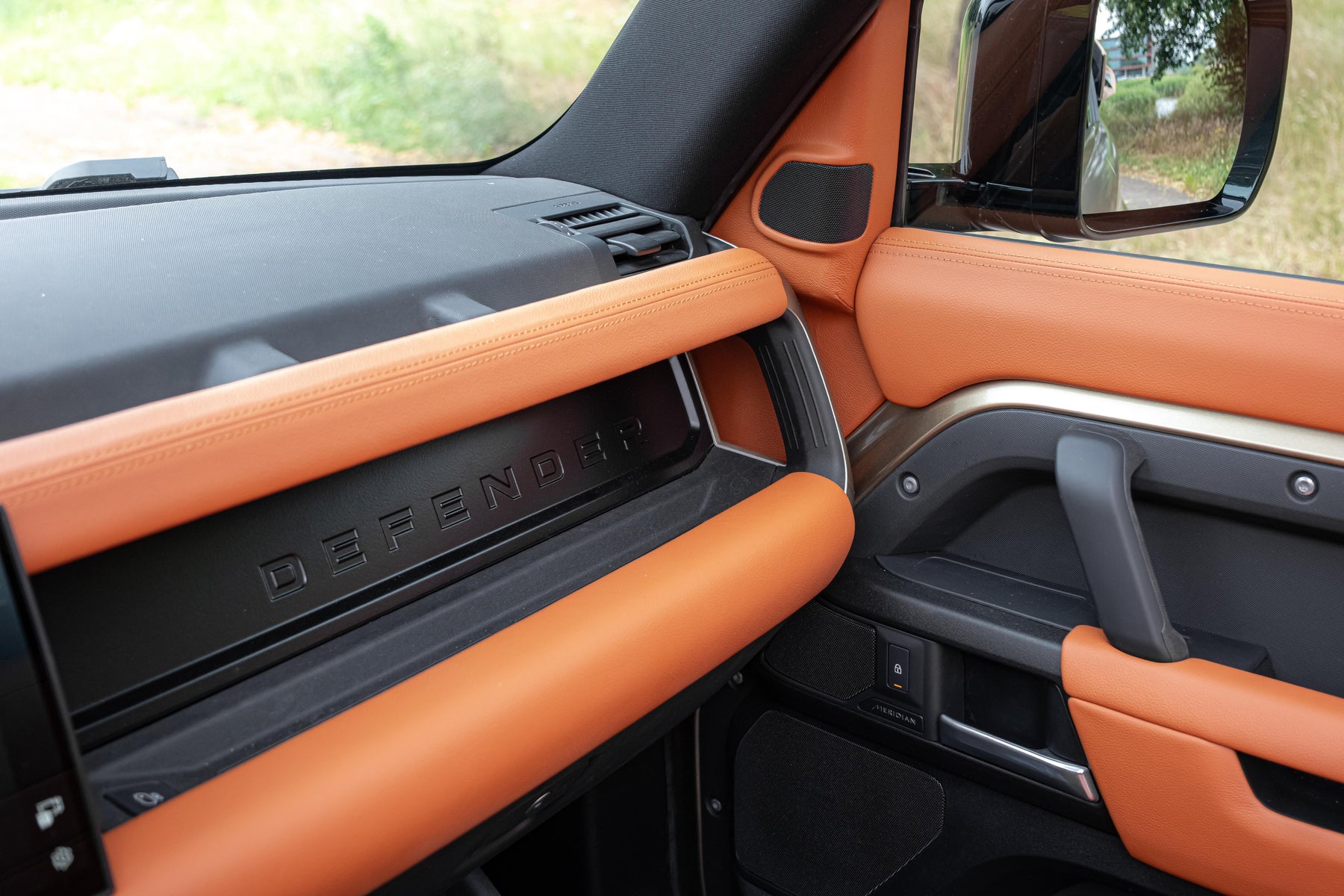 Valiance convertible - Goldfinger