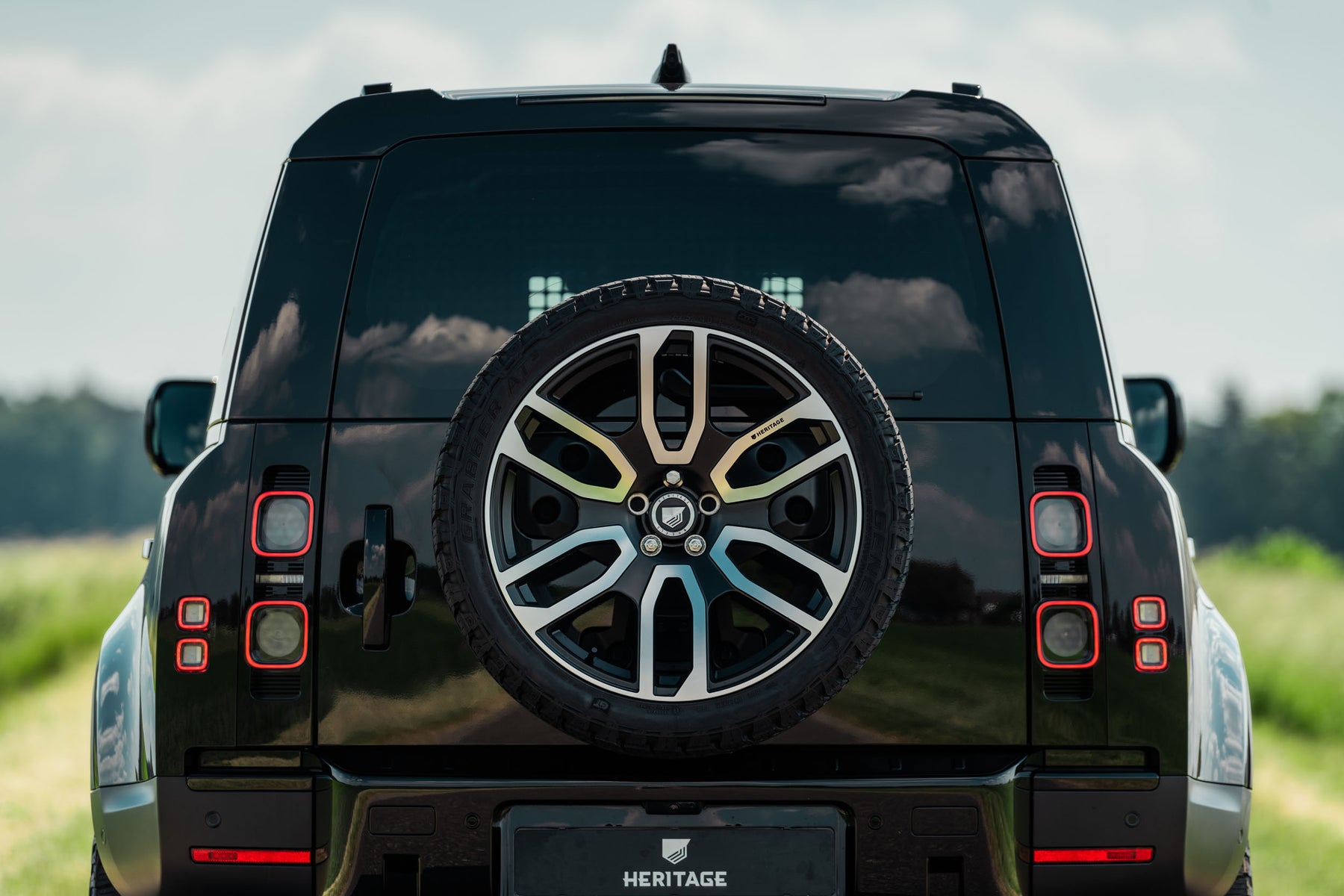 Defender D300 Commercial - Black on black