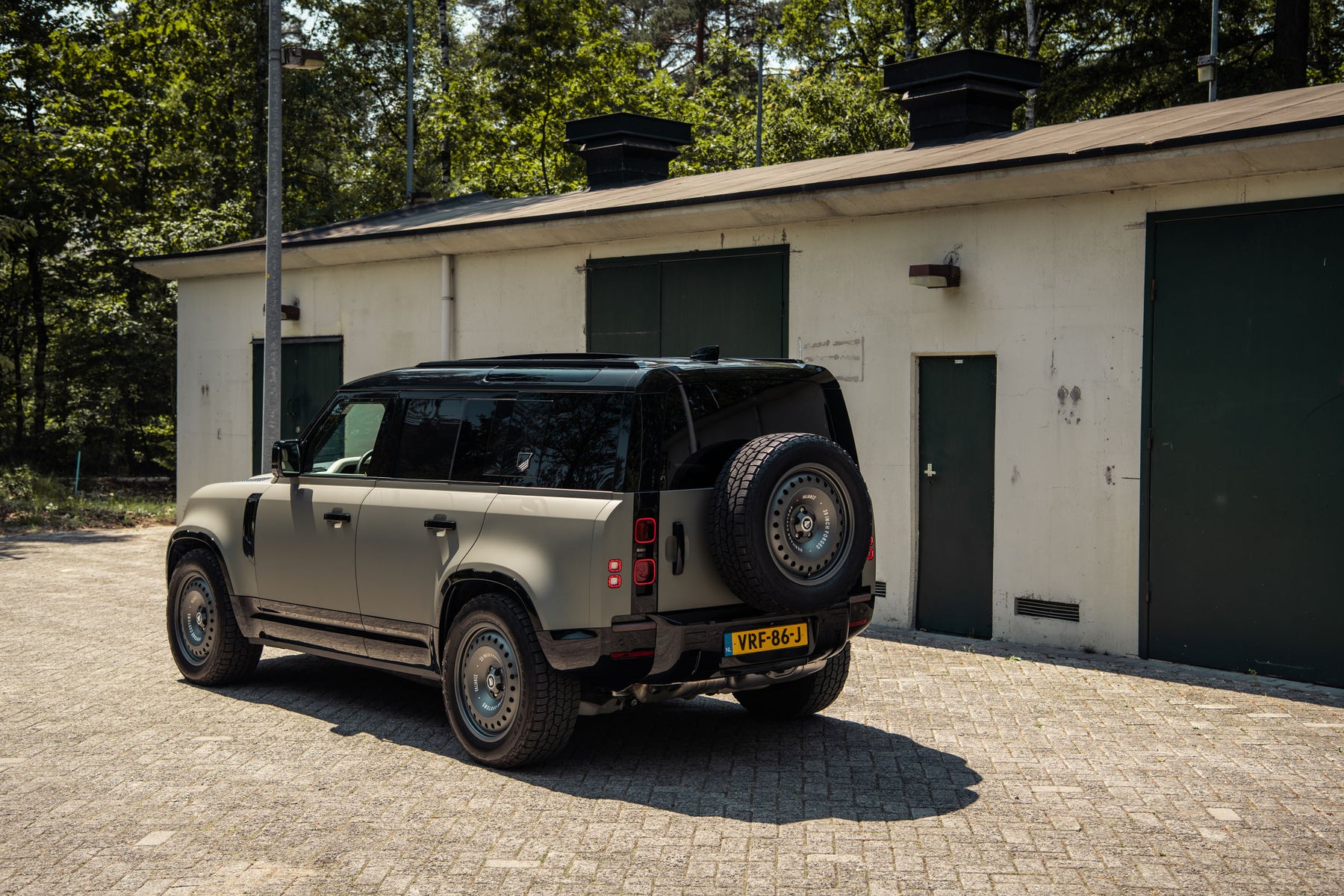 Defender D250 Commercial - Khaki