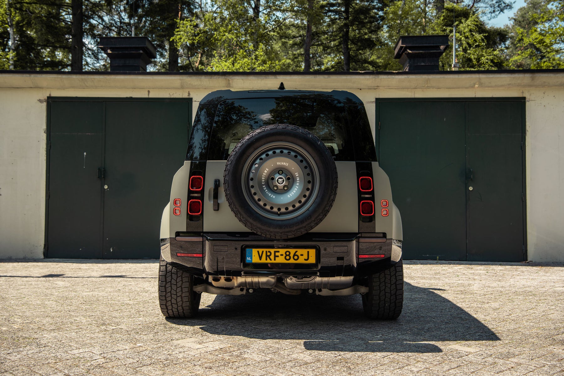 Defender D250 Commercial - Khaki
