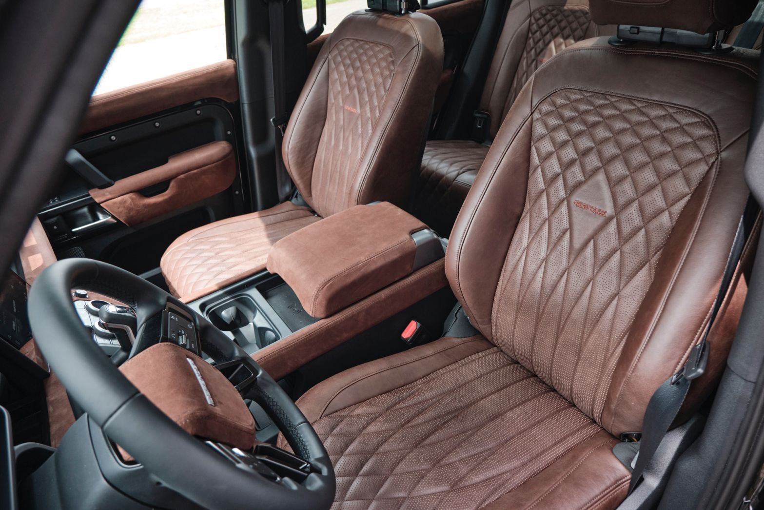 Defender P400e - Brown suede & vintage leather