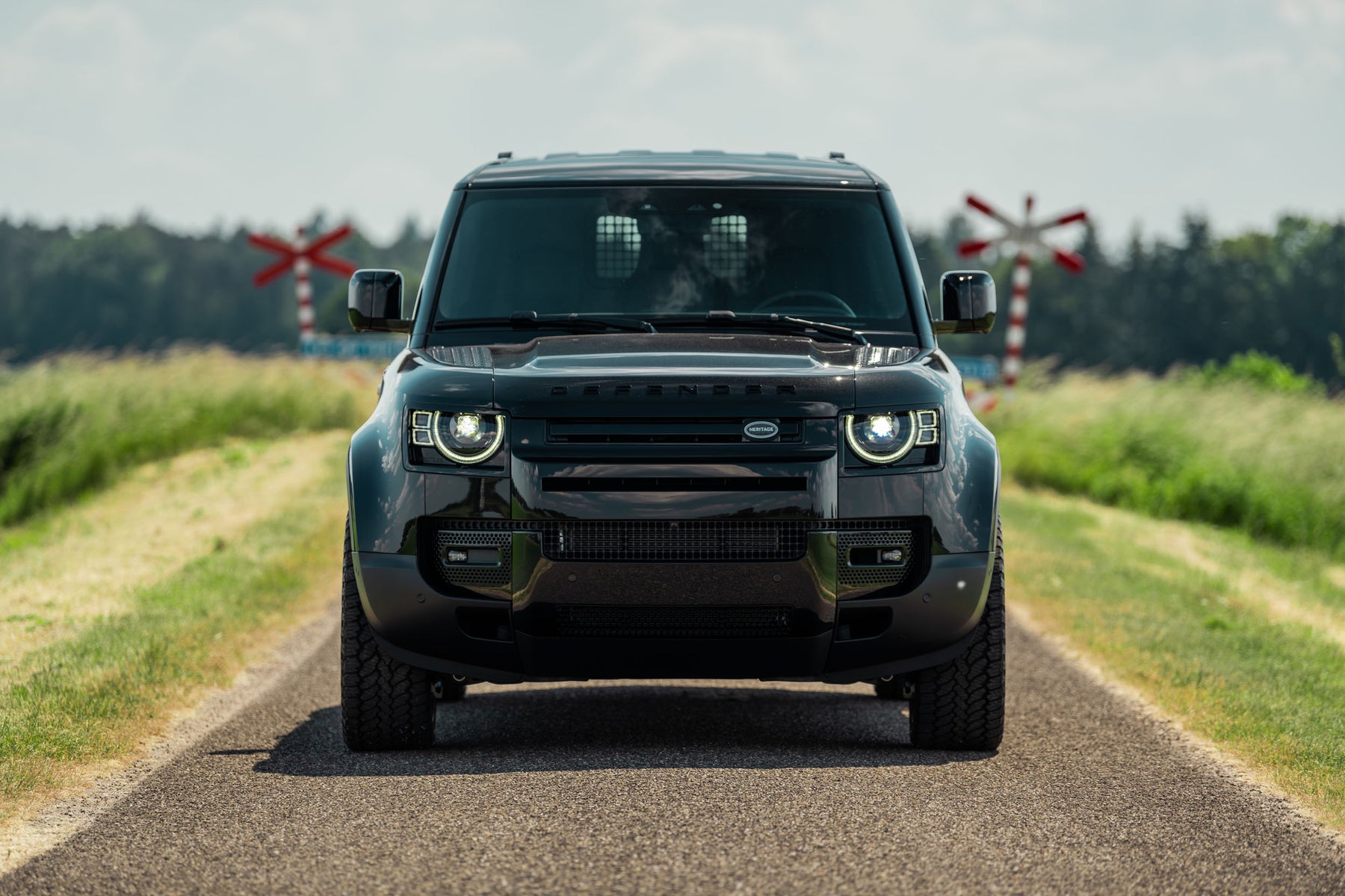 Defender D300 Commercial - Black on black