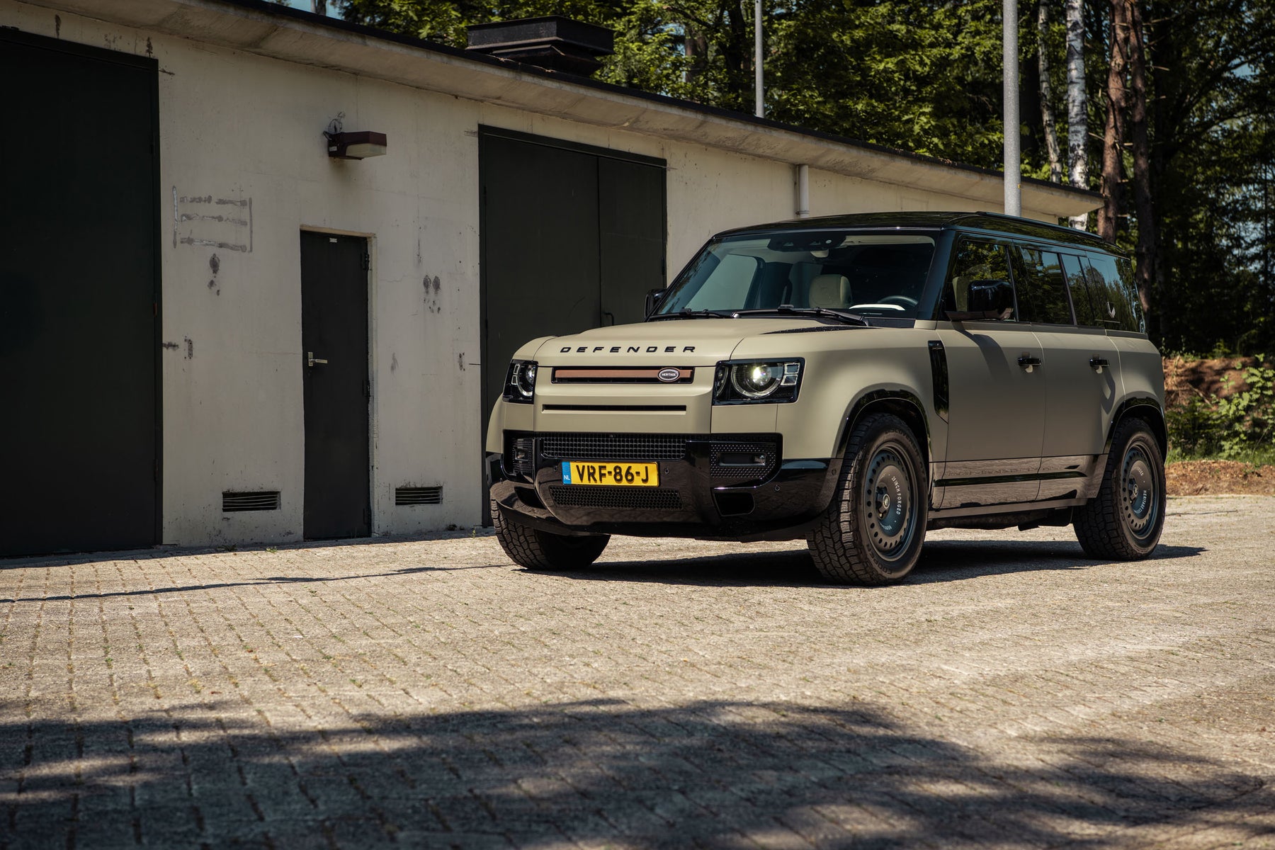 Defender D250 Commercial - Khaki