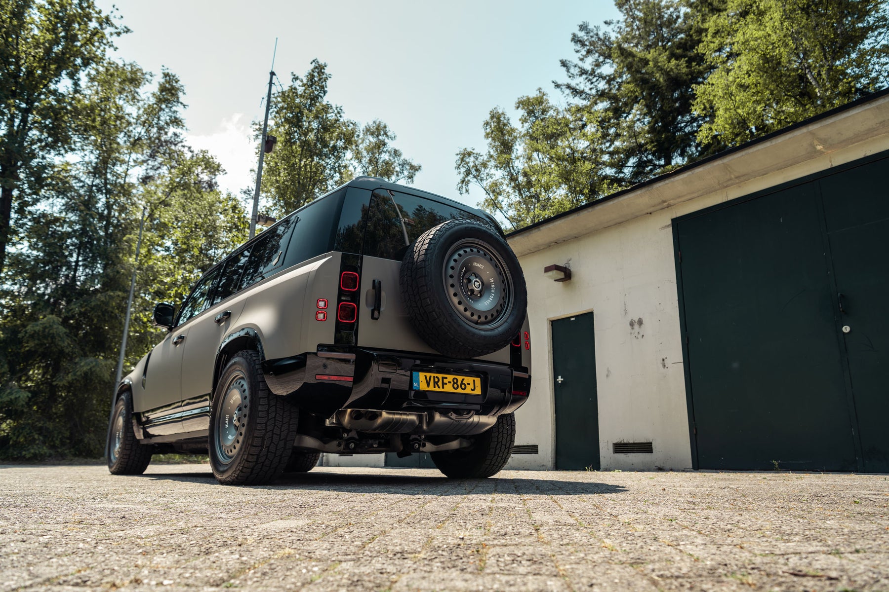 Defender D250 Commercial - Khaki