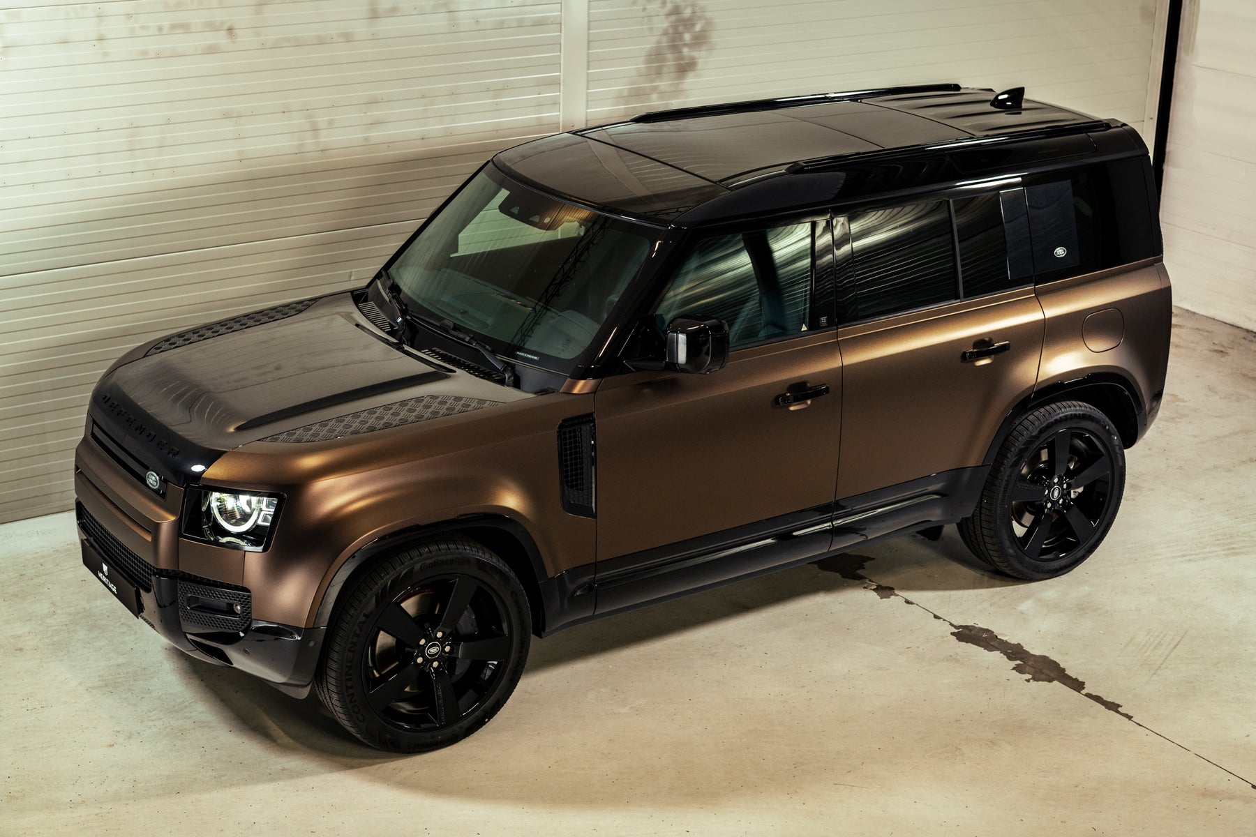 Defender 110 P400e - Magic Bronze