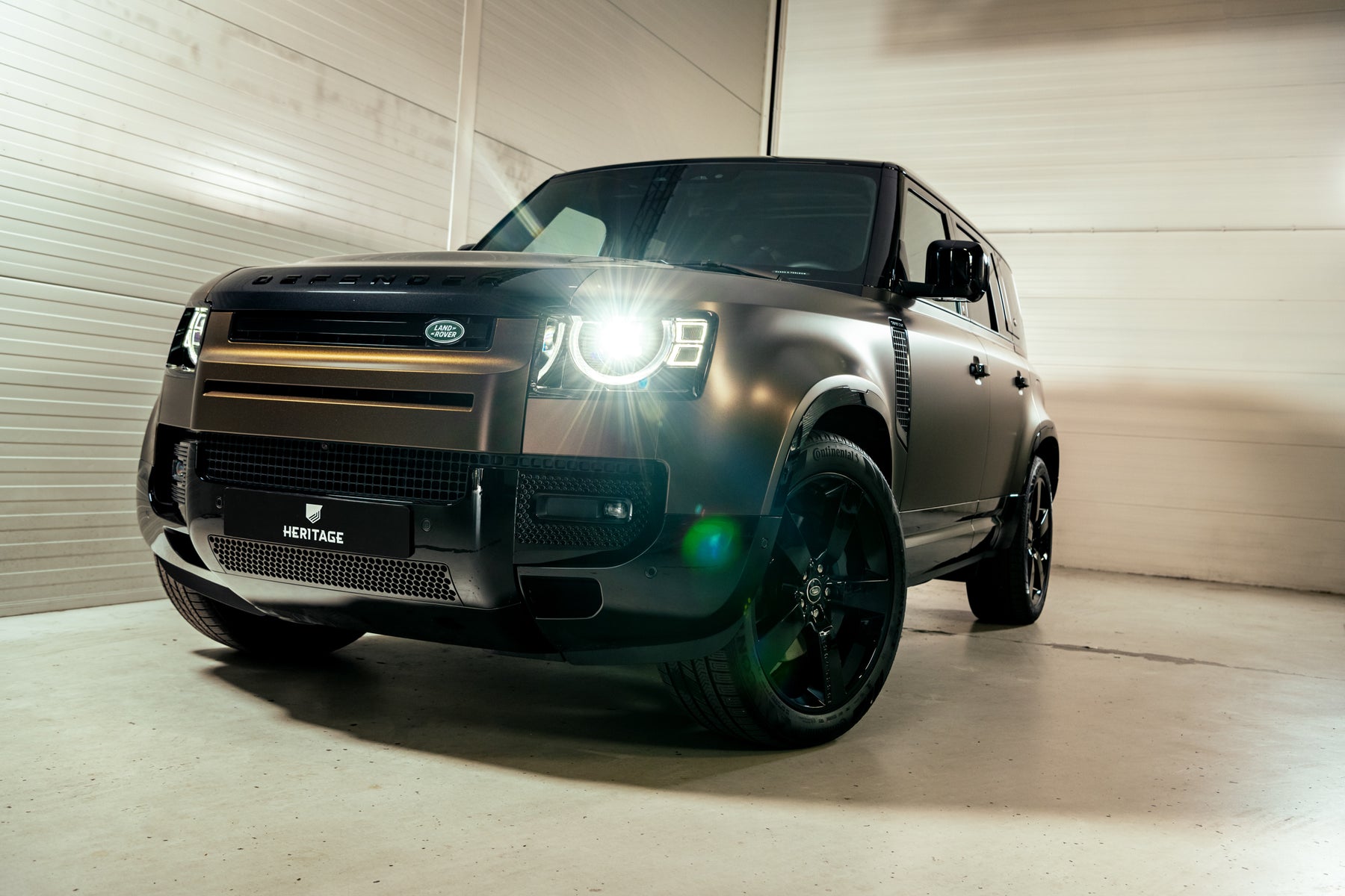 Defender 110 P400e - Magic Bronze