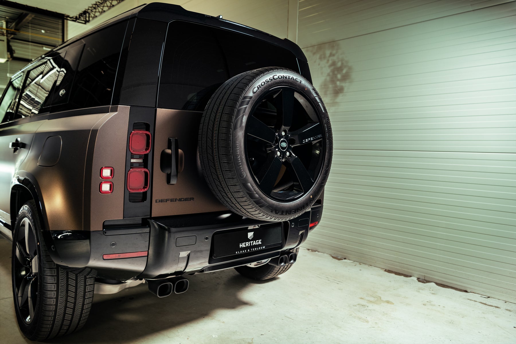 Defender 110 P400e - Magic Bronze