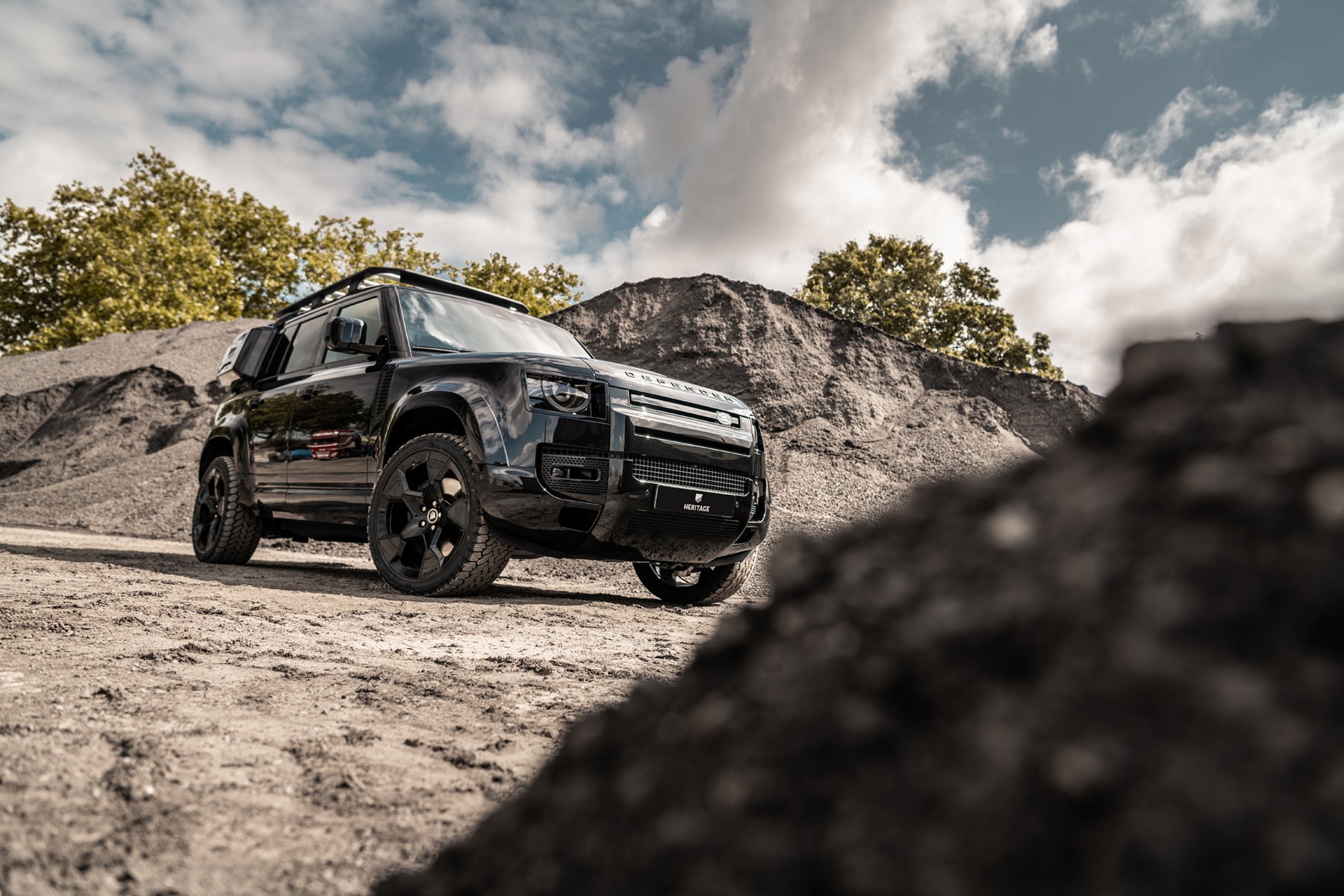 Defender 110 P400e - Supersonic Black