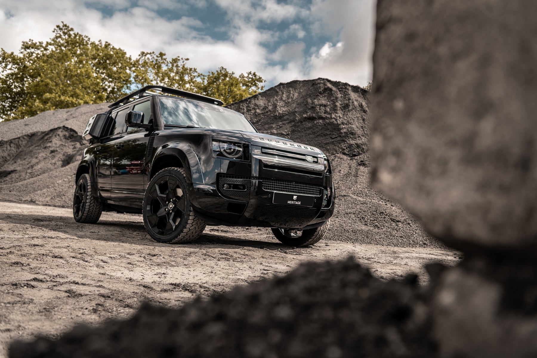 Defender 110 P400e - Supersonic Black