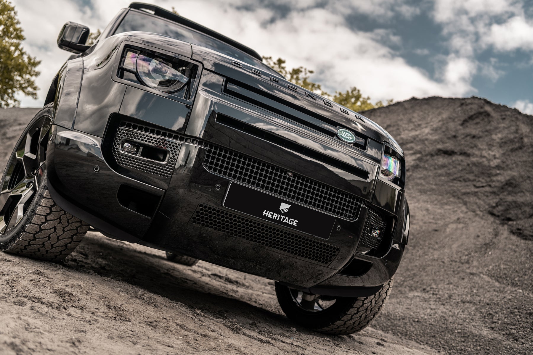 Defender 110 P400e - Supersonic Black