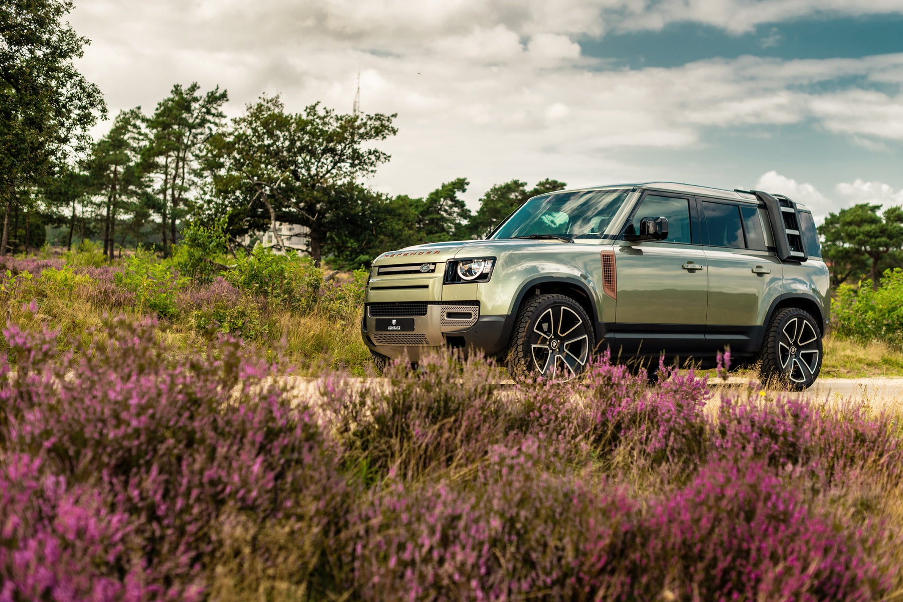 Defender 110 P400 - Pangea green