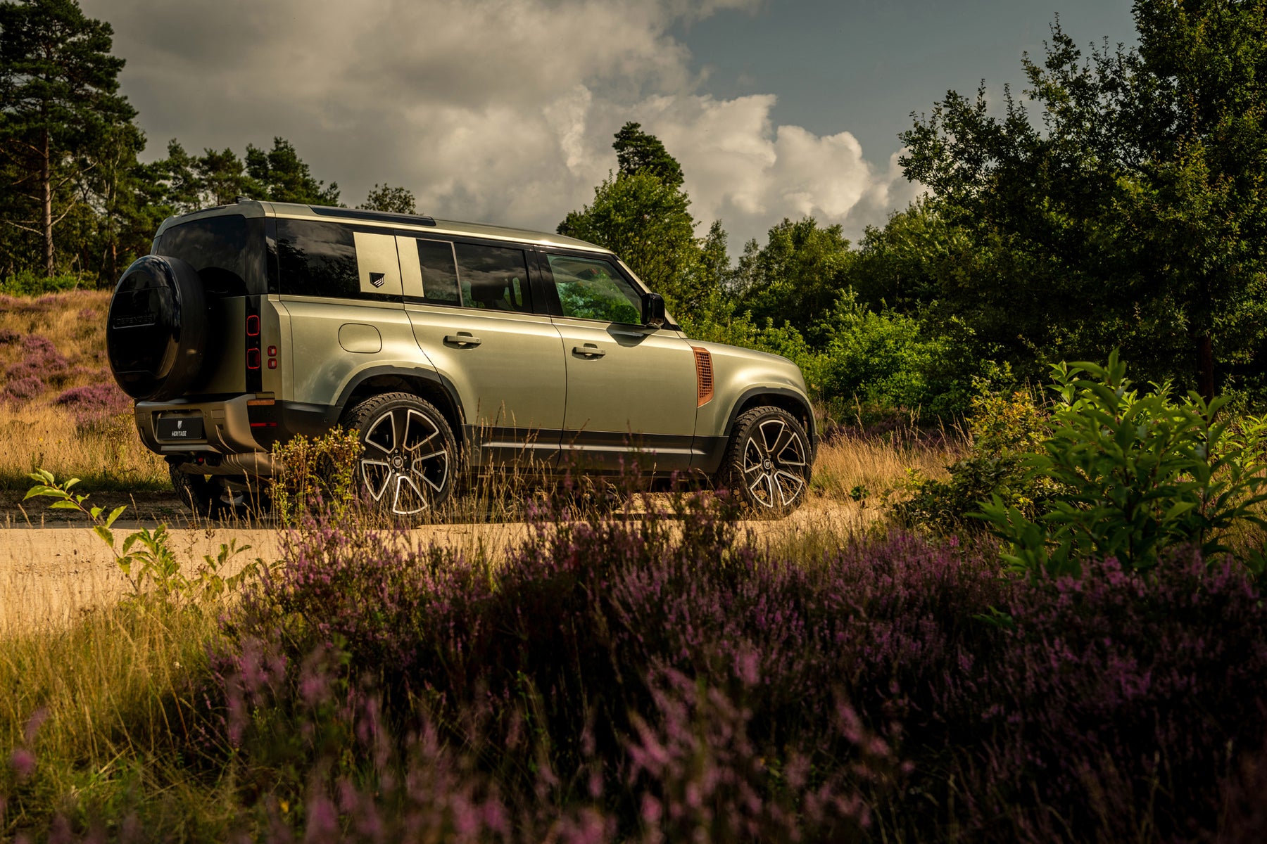 Defender 110 P400 - Pangea green