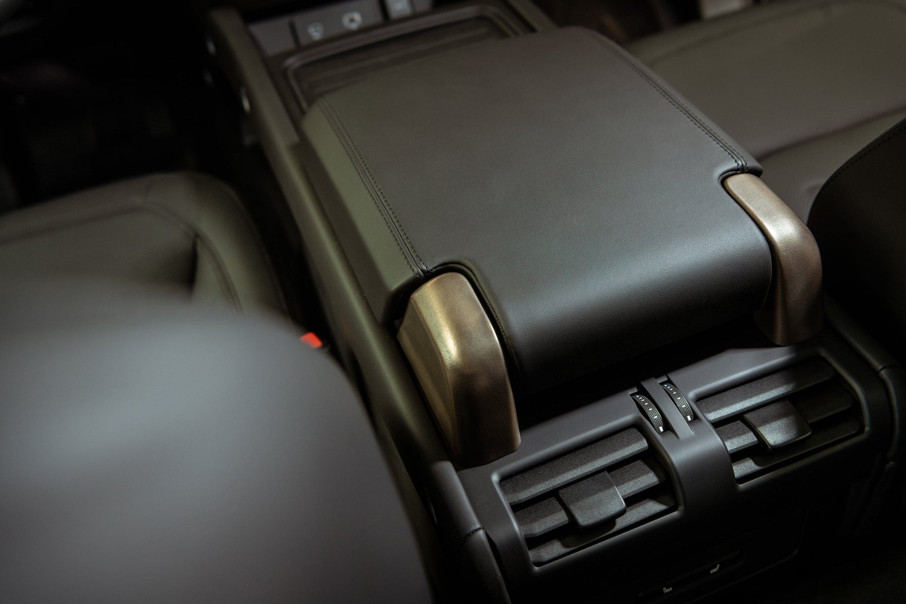 Defender 110 P400e - Magic Bronze