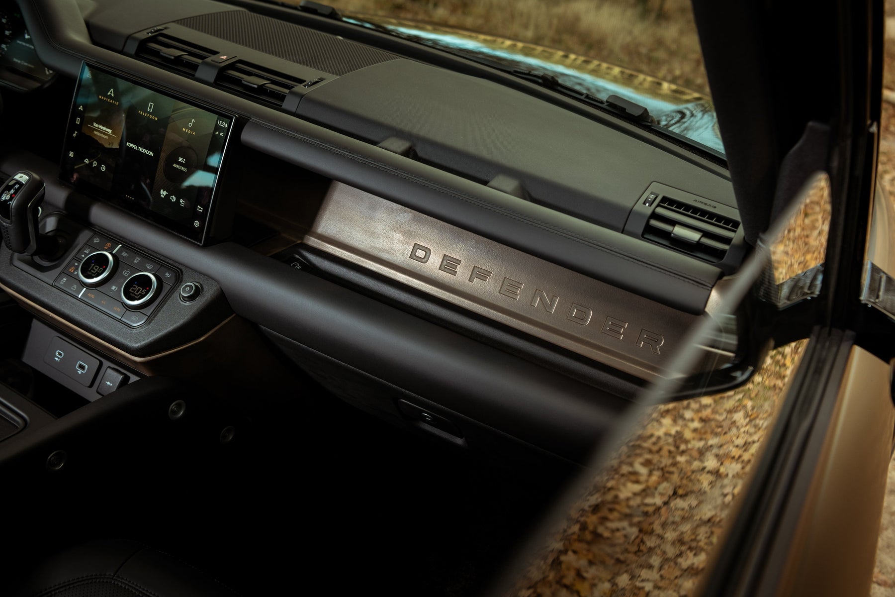 Defender 110 P400e - Magic Bronze