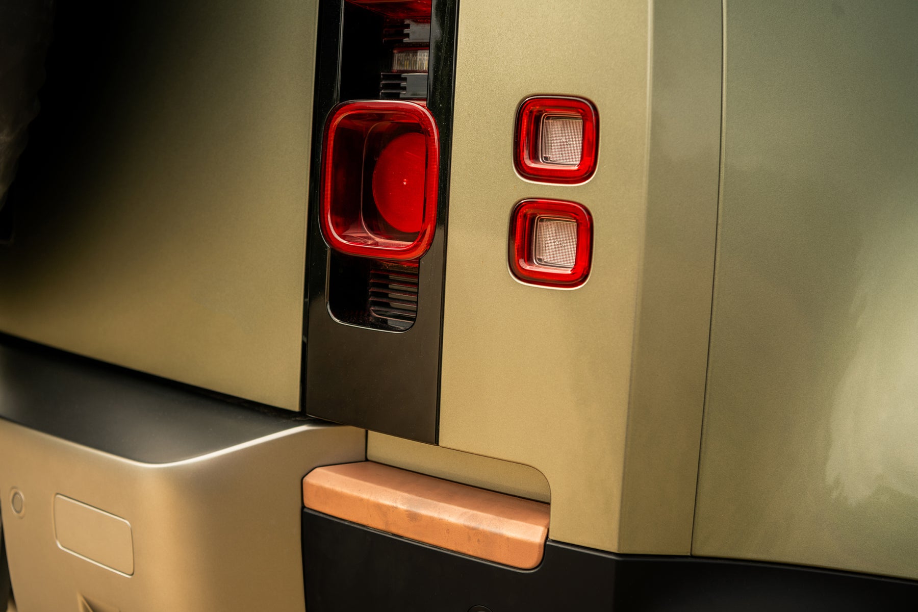 Defender 110 P400 - Pangea green