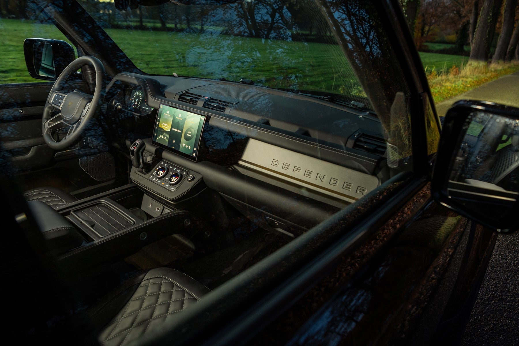 Defender P400e - Lantau bronze