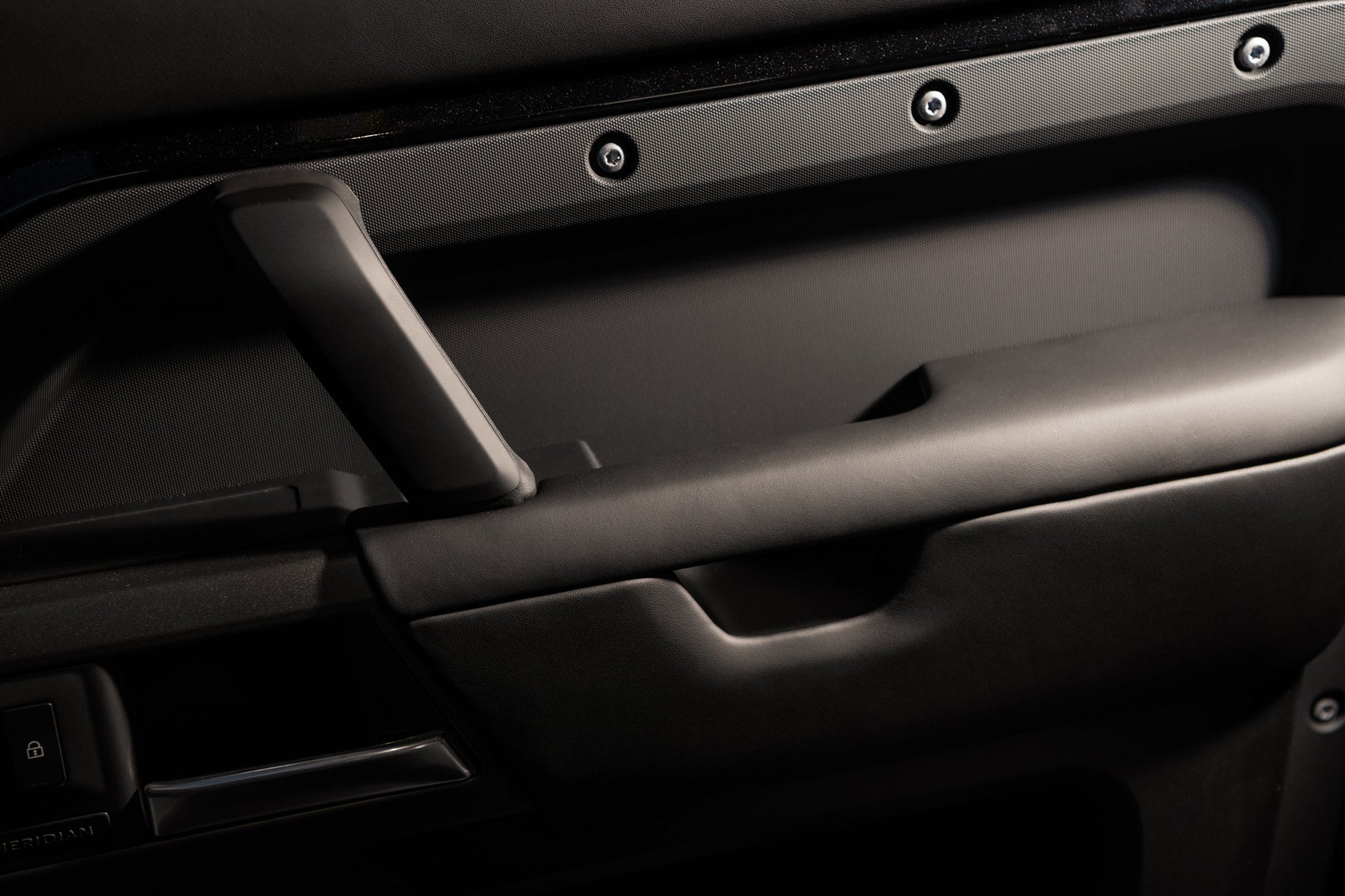 Defender P400e - Lantau bronze