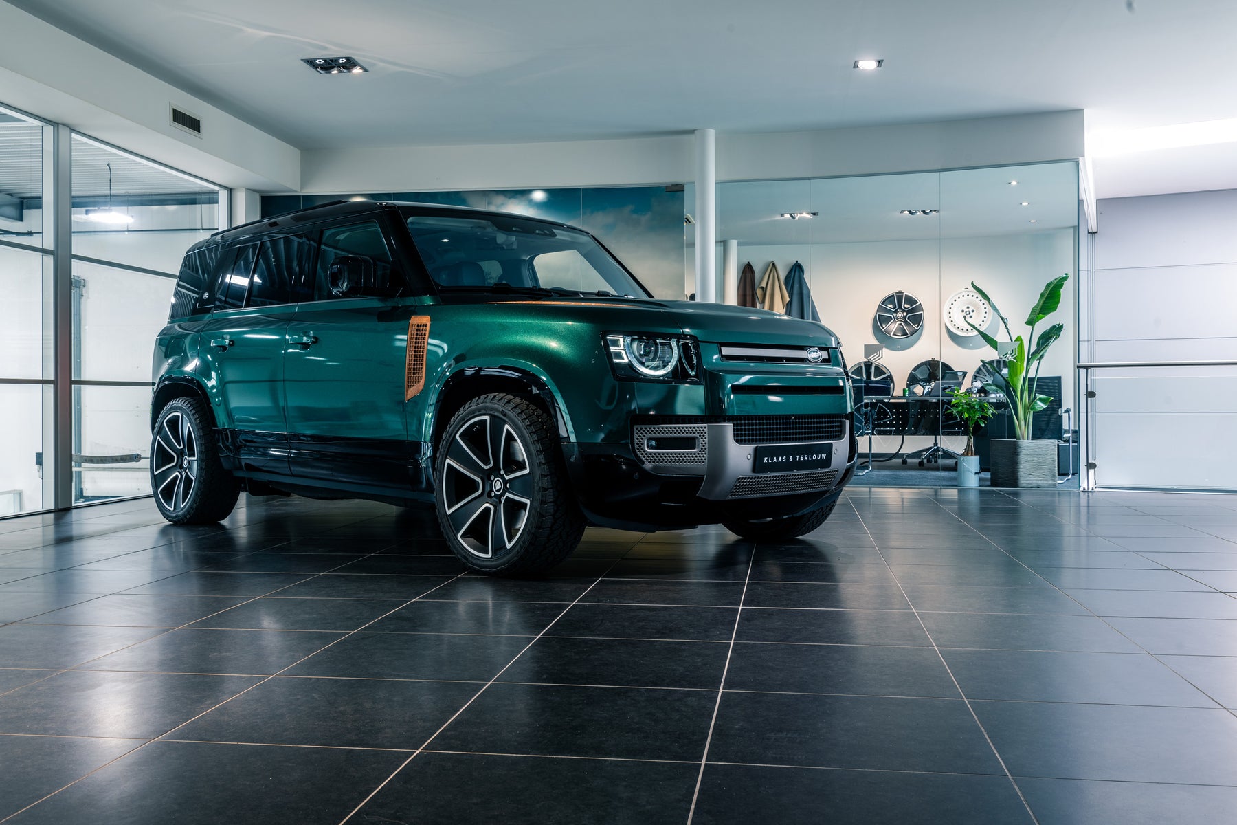 Defender 110 P400e - Racing green