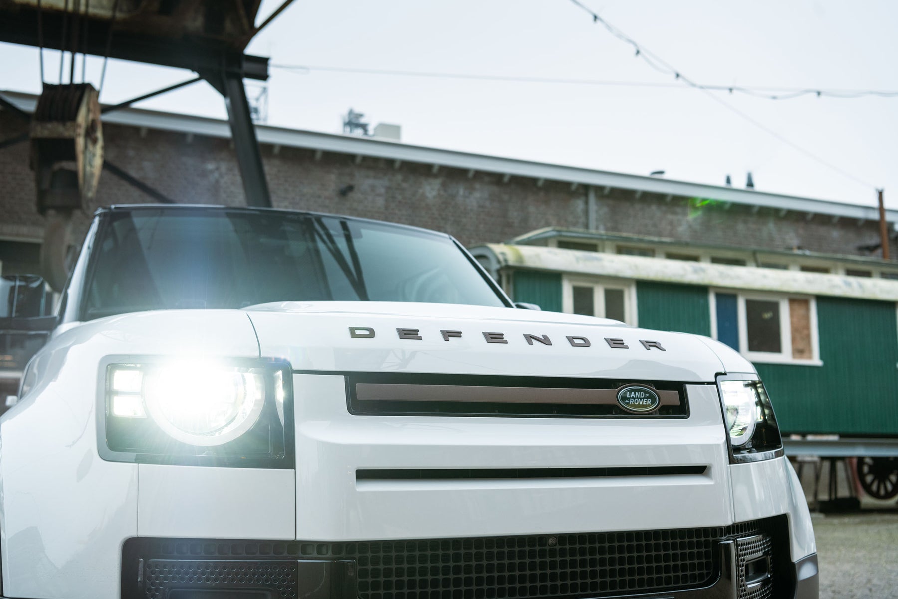 Defender 90 D200 - Fuji white commercial