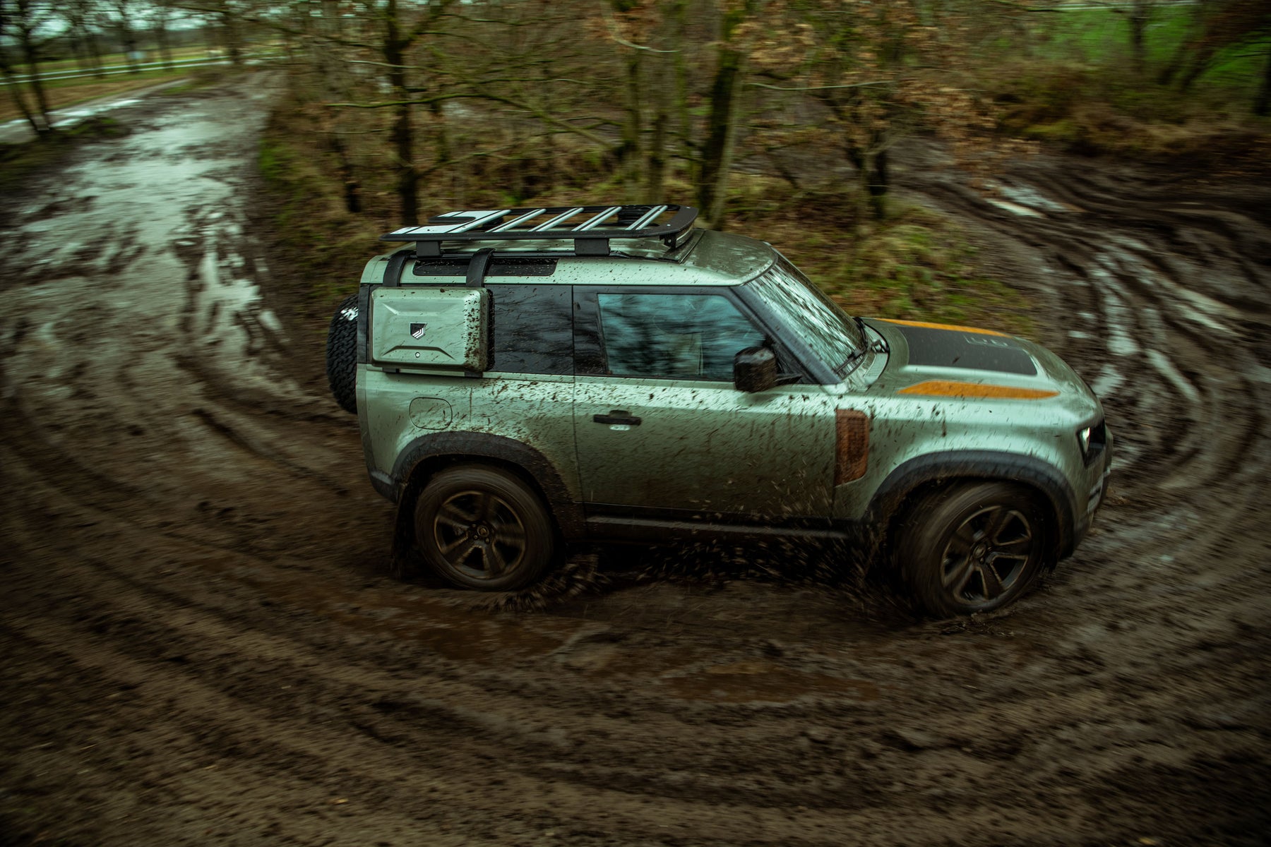 Defender 90 D200 - Pangea Green commercial