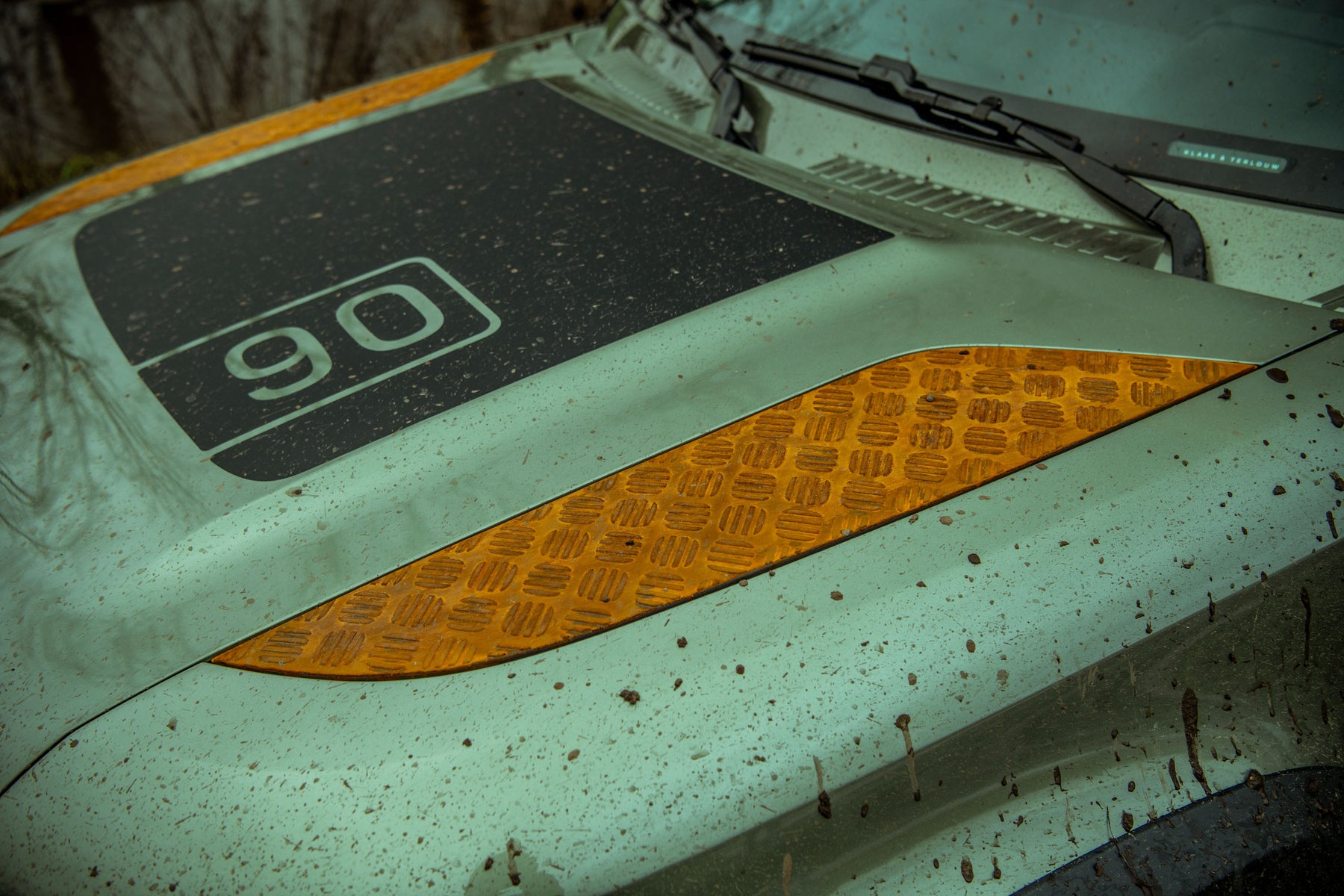 Defender 90 D200 - Pangea Green commercial