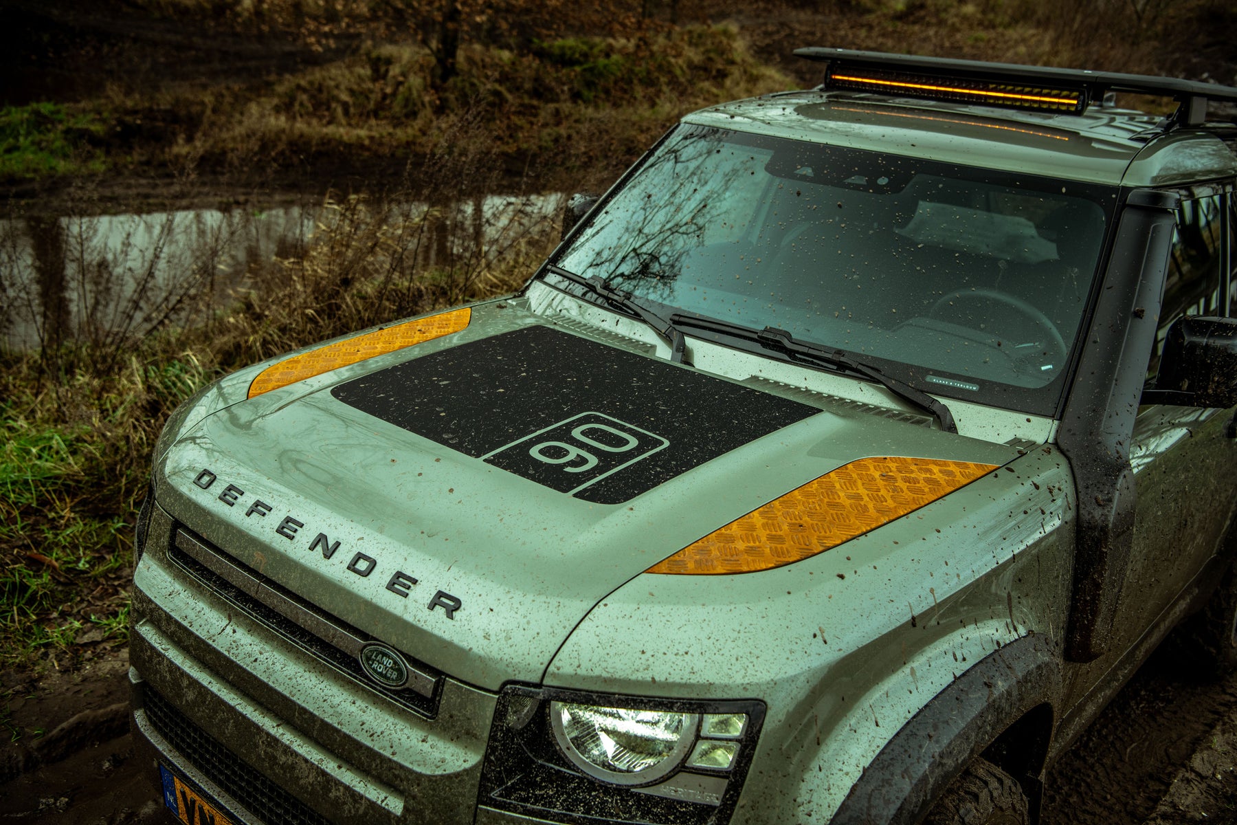 Defender 90 D200 - Pangea Green commercial