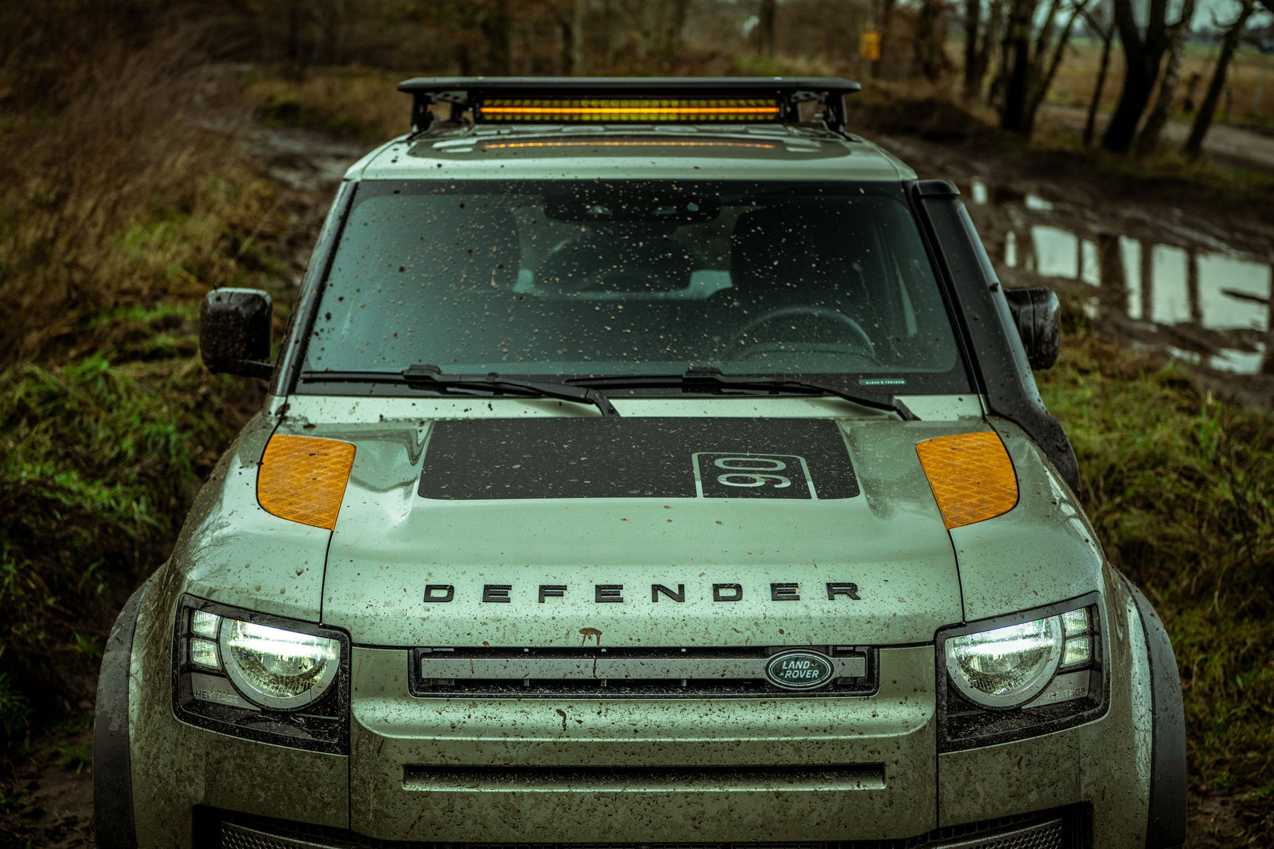Defender 90 D200 - Pangea Green commercial