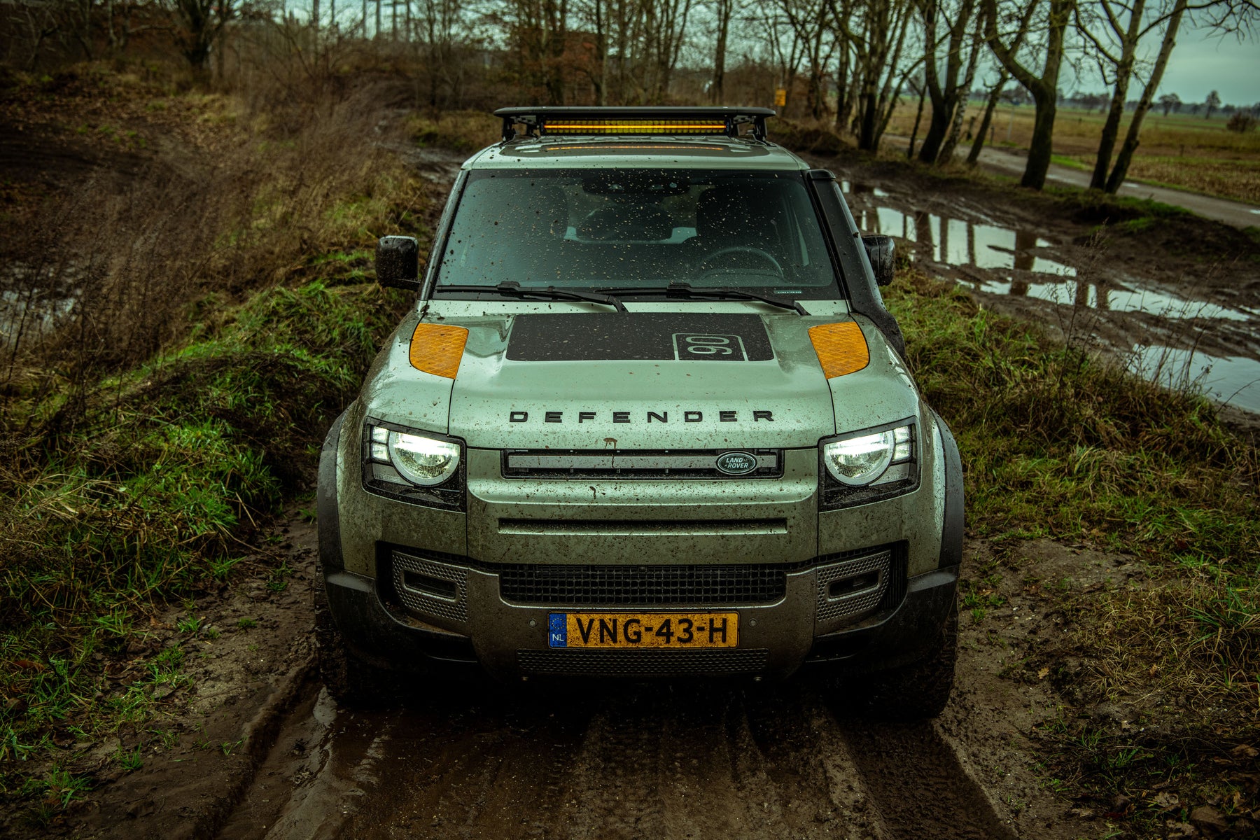 Defender 90 D200 - Pangea Green commercial