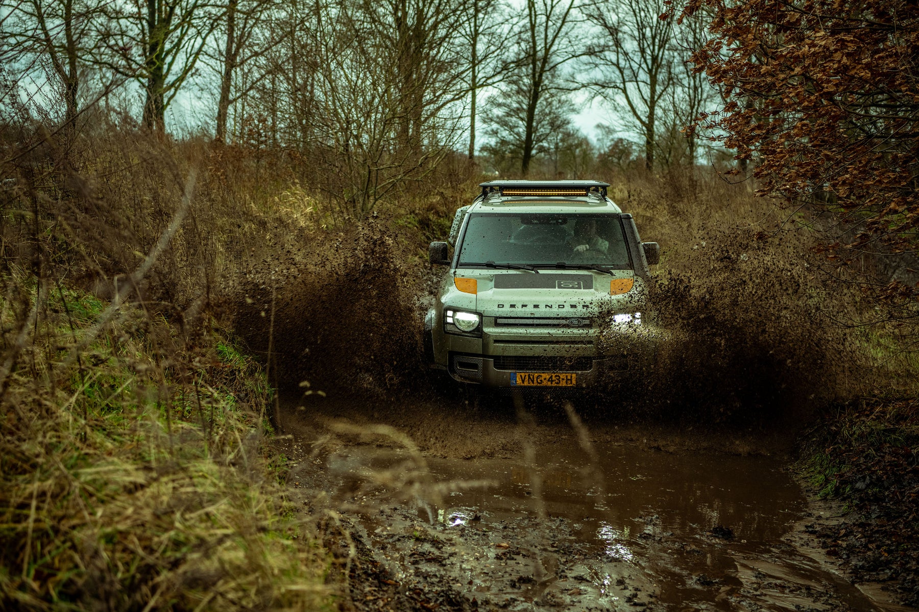 Defender 90 D200 - Pangea Green commercial