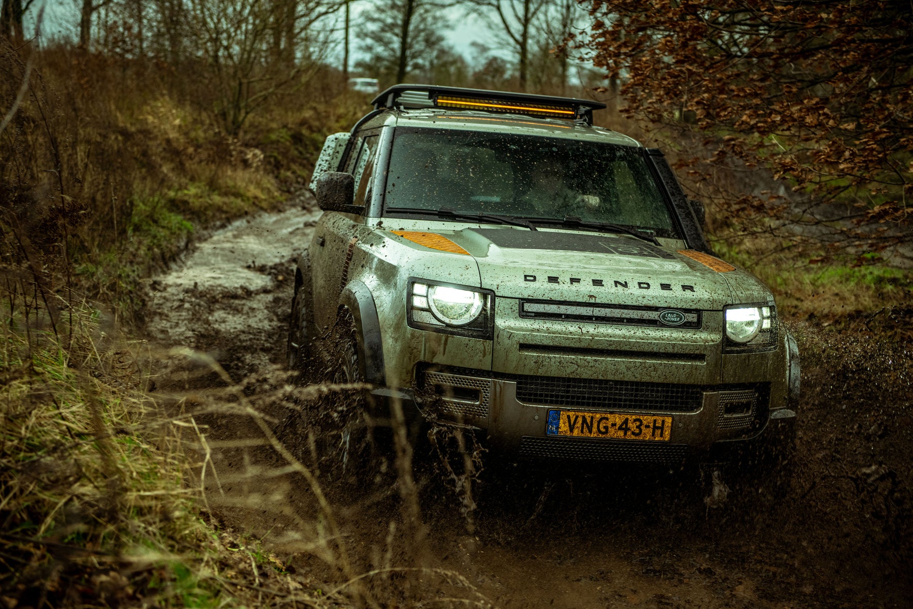 Defender 90 D200 - Pangea Green commercial