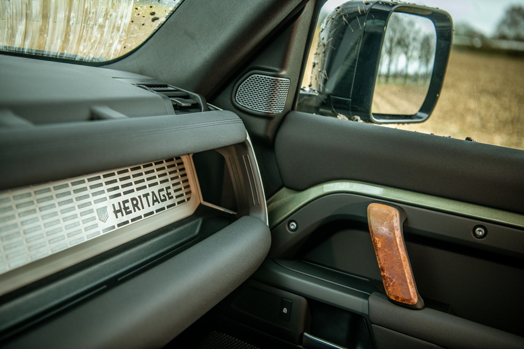 Defender 90 D200 - Pangea Green commercial