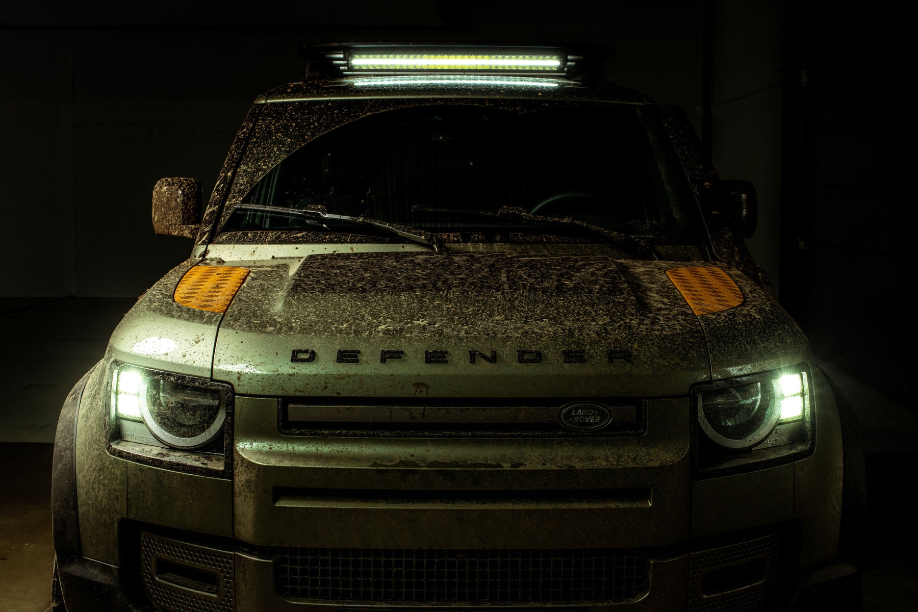 Defender 90 D200 - Pangea Green commercial