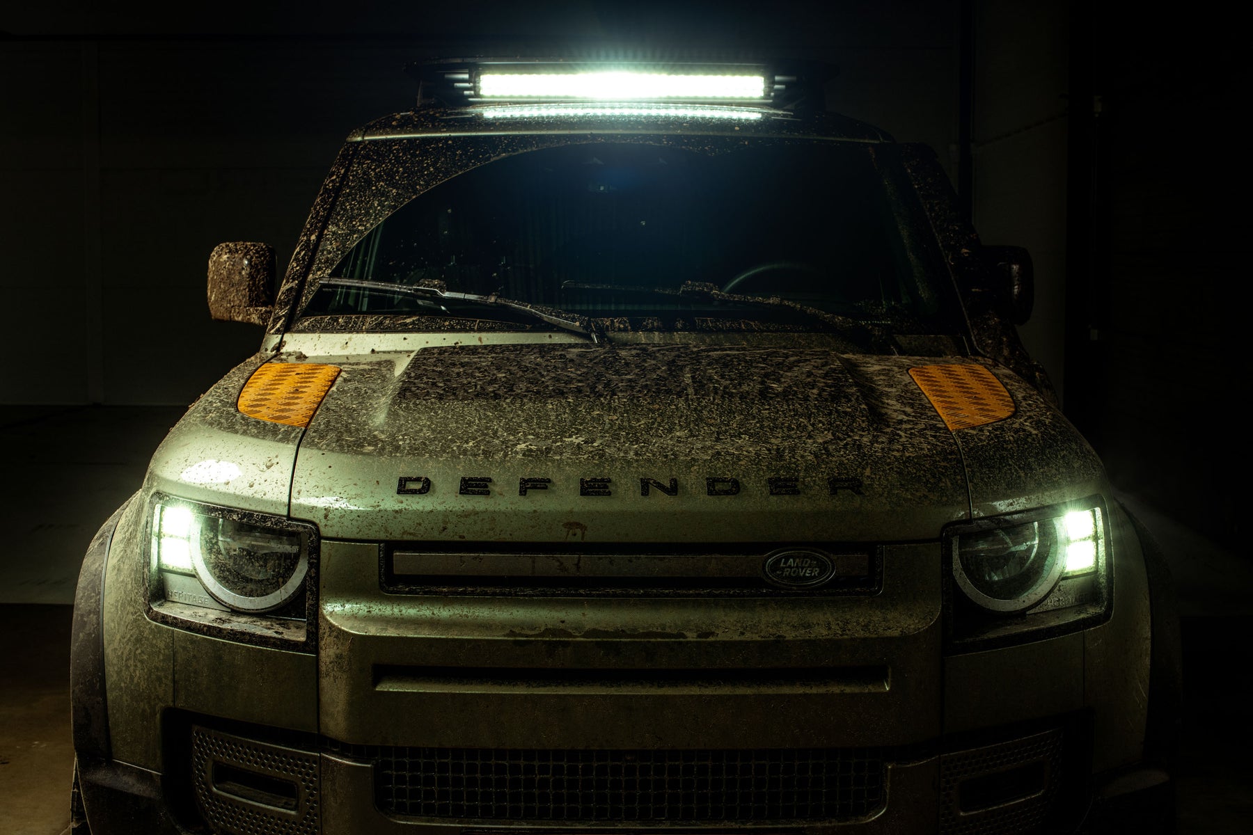 Defender 90 D200 - Pangea Green commercial