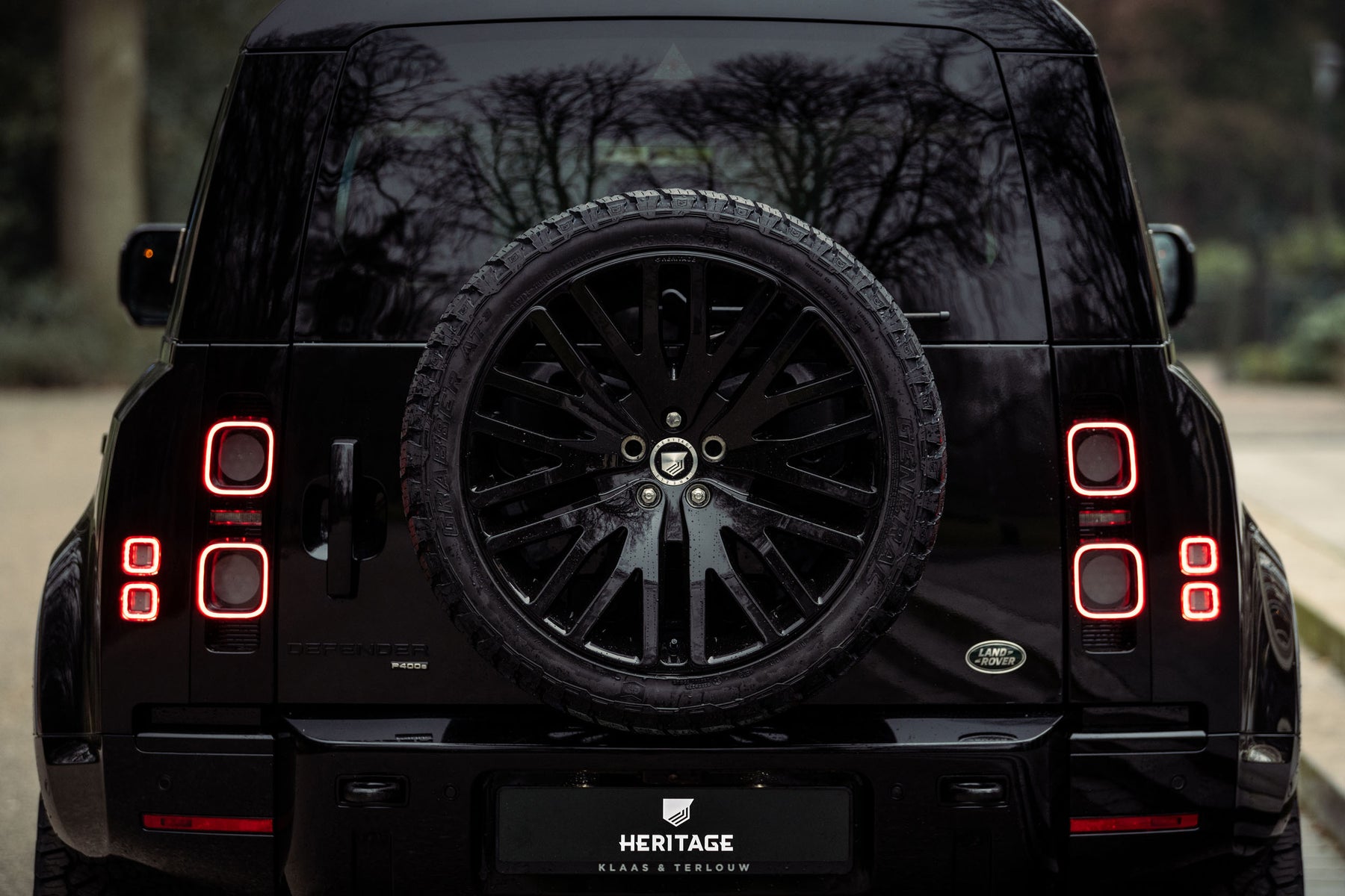 Defender P400e - Black & Majestic Brown