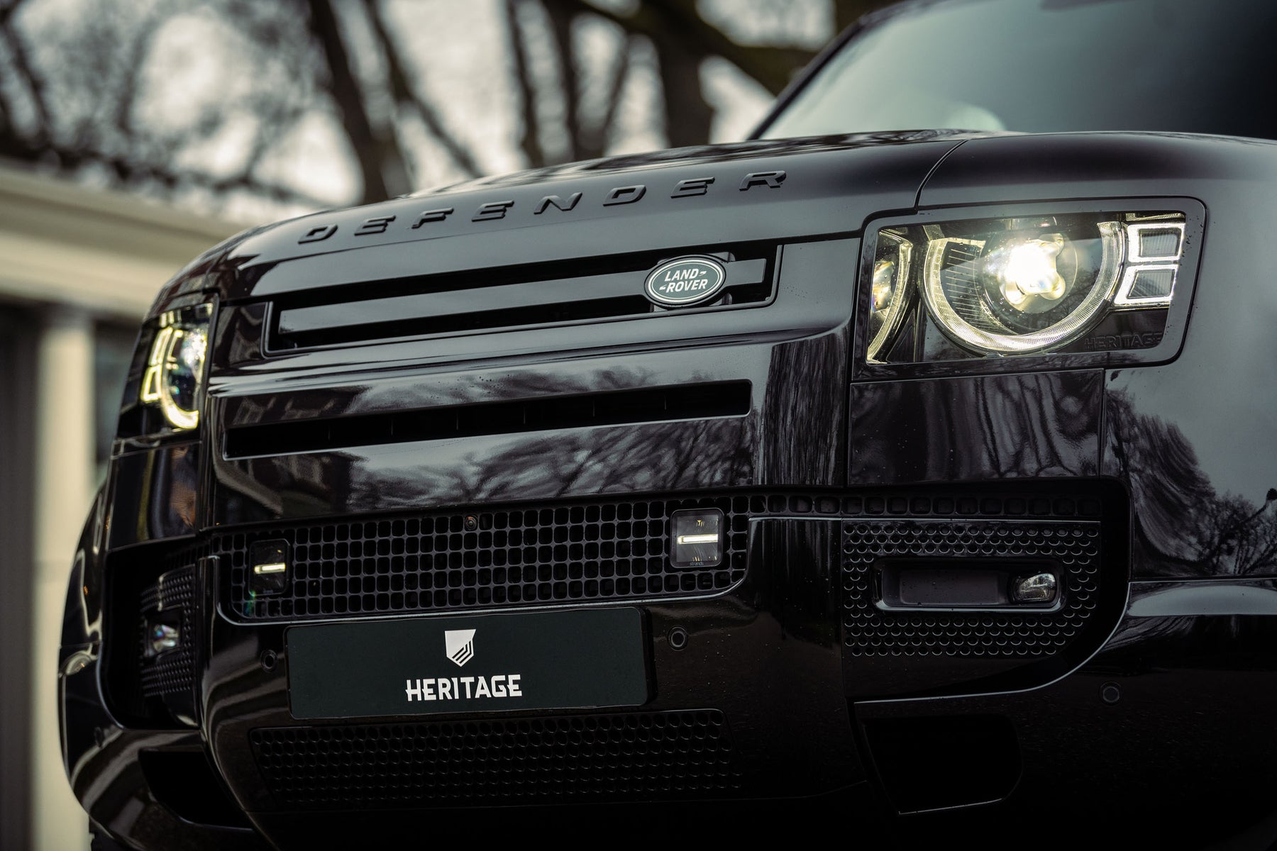 Defender P400e - Black & Majestic Brown
