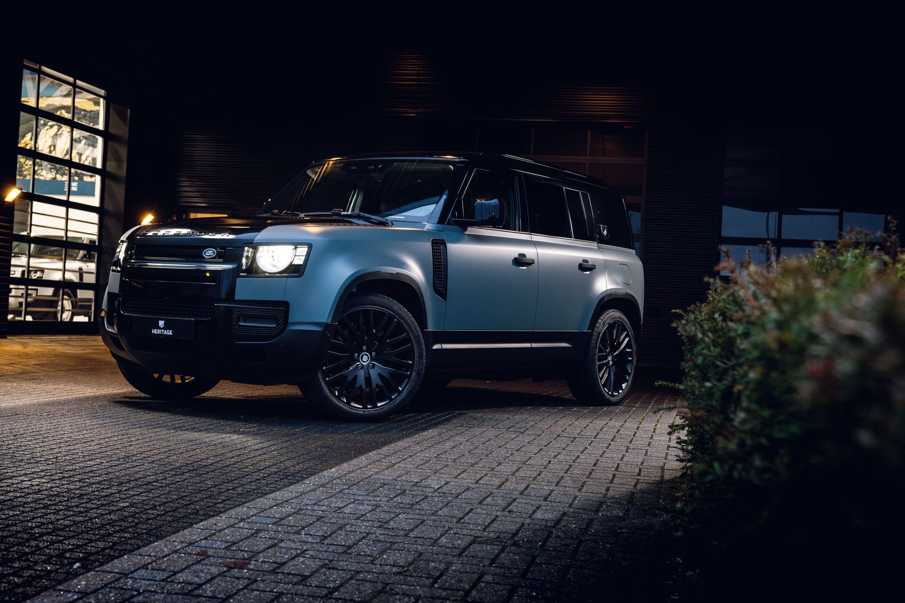 Defender P400e - Heritage Customs