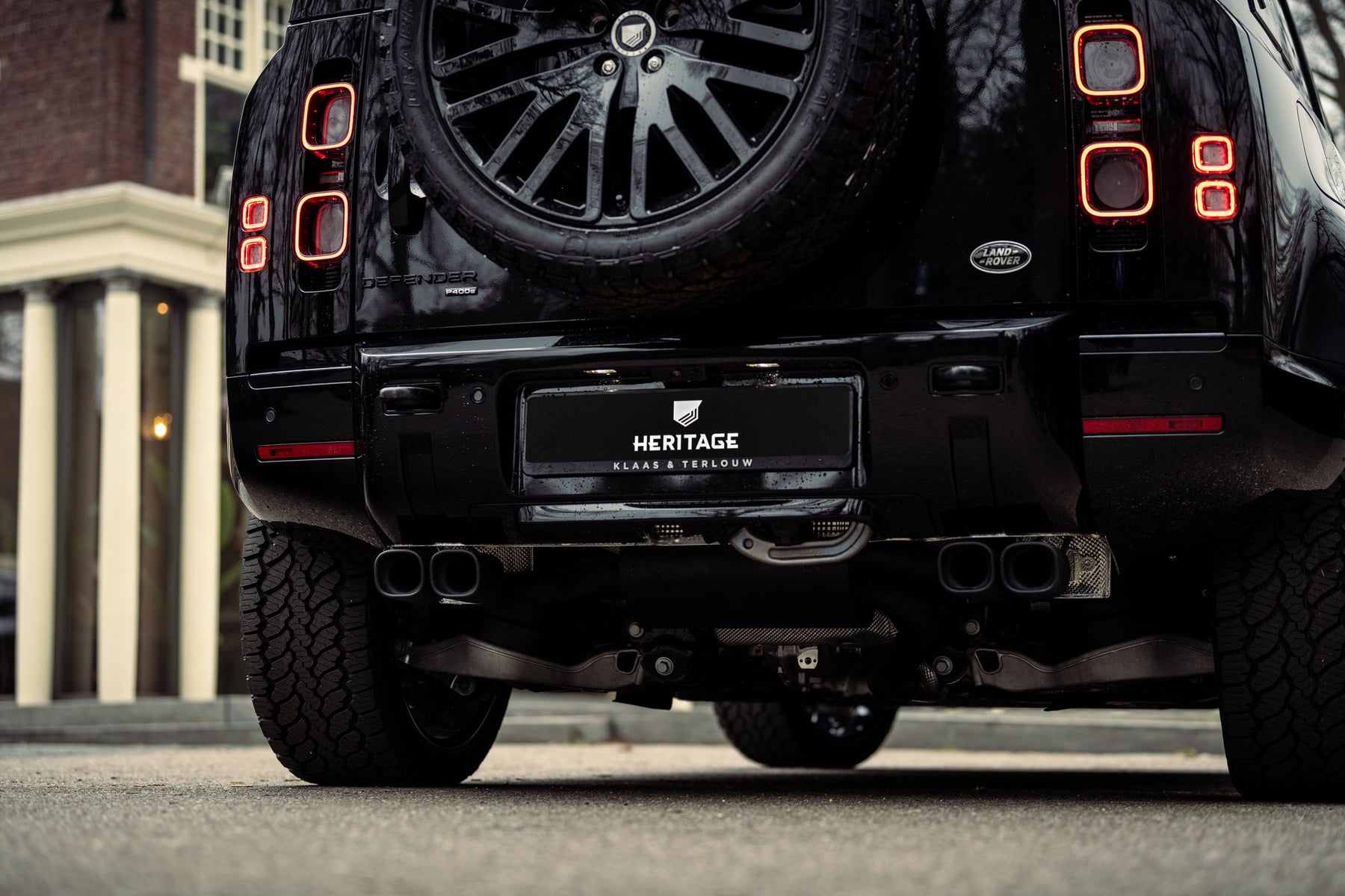 Defender P400e - Black & Majestic Brown